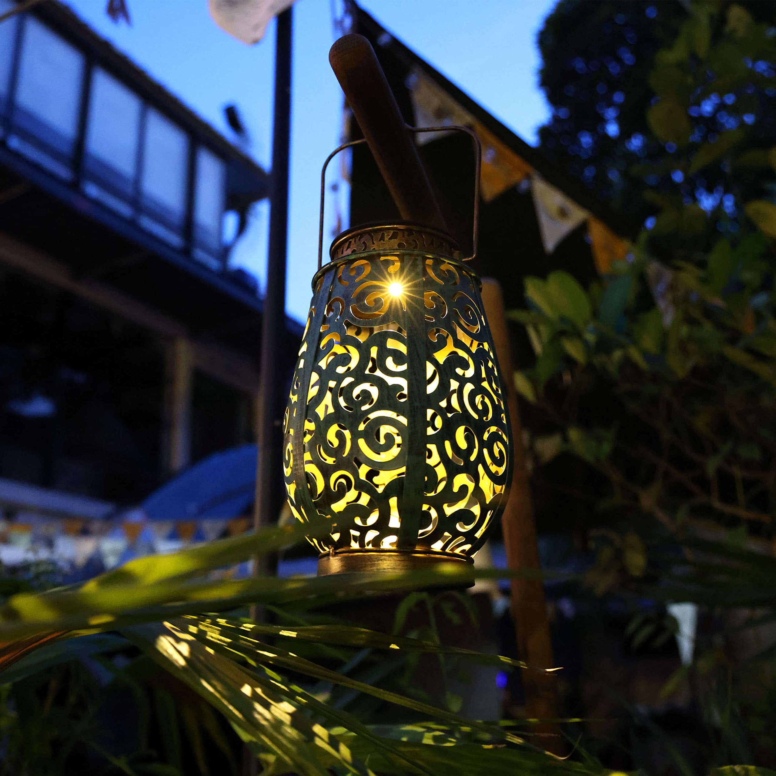 AnnaStore Solar Lantern Outdoor - Waterproof Metal LED Hanging Solar Lights for Garden, Patio, Lawn Decor - Weather Resistant Decorative Lighting (1 Pack) - Perfect for Backyard Parties, Pathway Illumination & Camping Nights