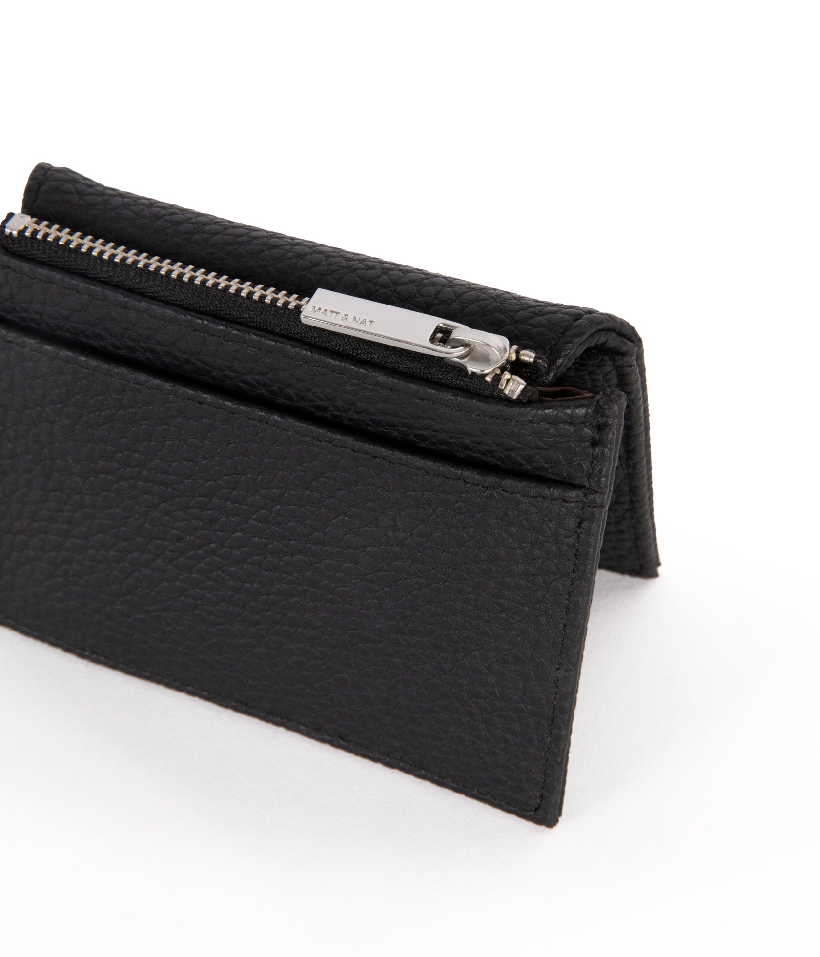 Matt & Nat Hays Bifold Wallet for Men - Vegan Leather RFID Blocking Slim Minimalist Wallet - Perfect for Everyday Carry, Travel & Business (Black)