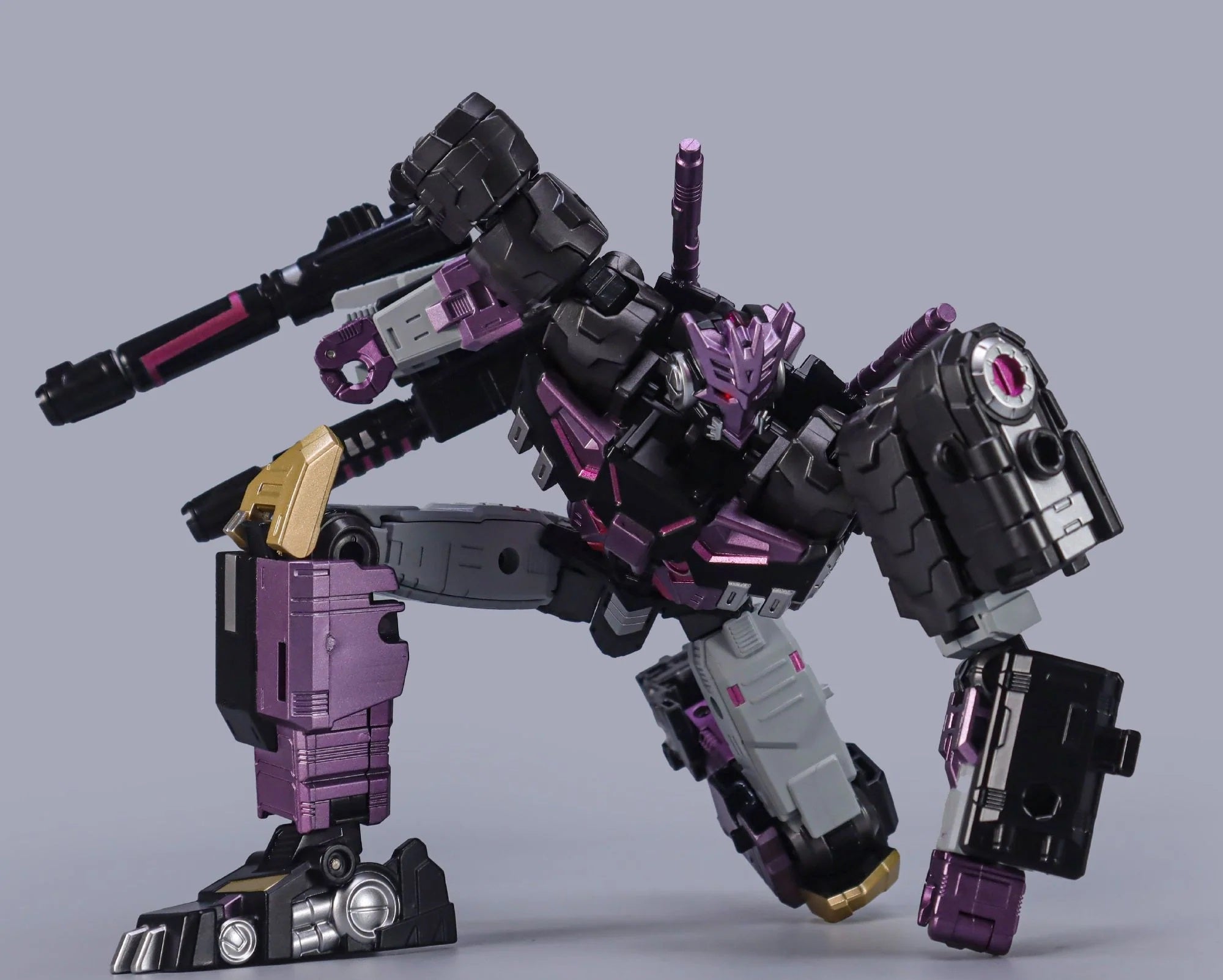 Black Mamba DJD-01 Deformable Oversized Transformable Robot Toy - Perfect for Collectors, Display & Action Play | Anime Inspired Mecha Figure for Adults & Kids
