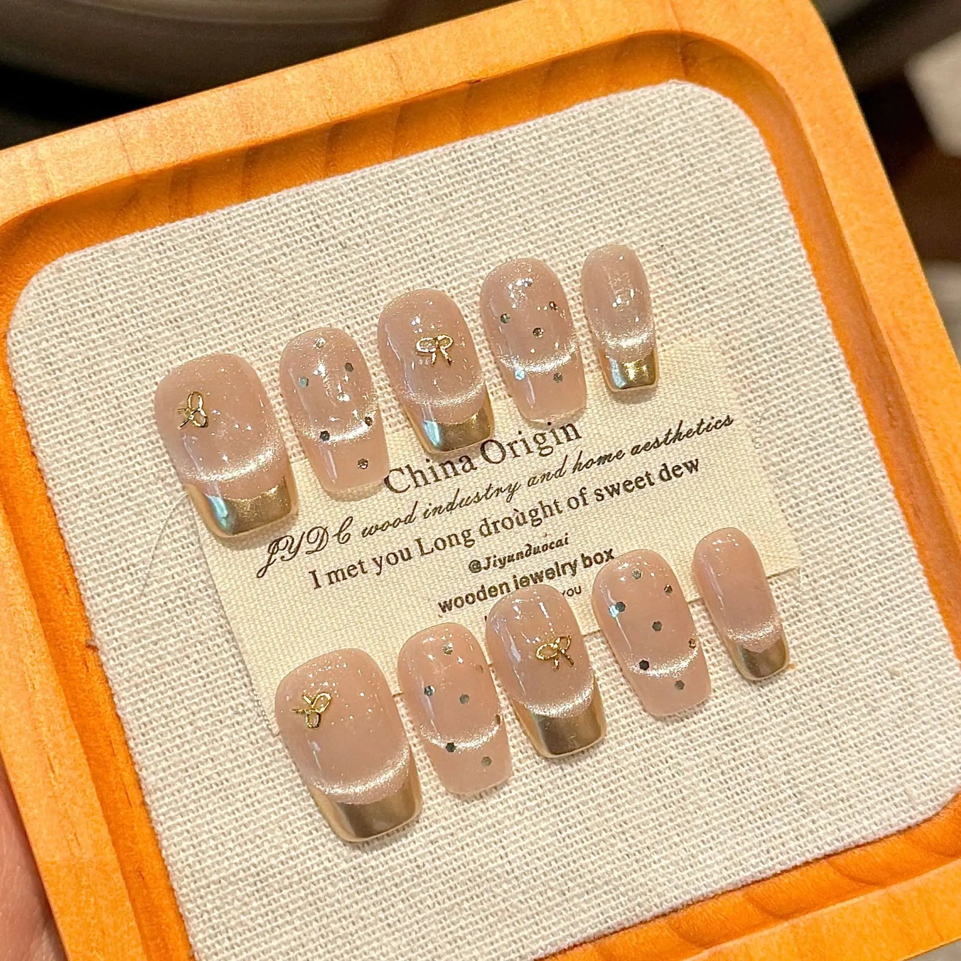 10Pcs Short Sweet Cute Press on Nails Set - Shimmery Cat Eye Gel Nails with Glue, Cherry Cake French Acrylic Nail Tips for Women & Girls - Perfect for Parties, Weddings, Daily Wear & Gift Giving