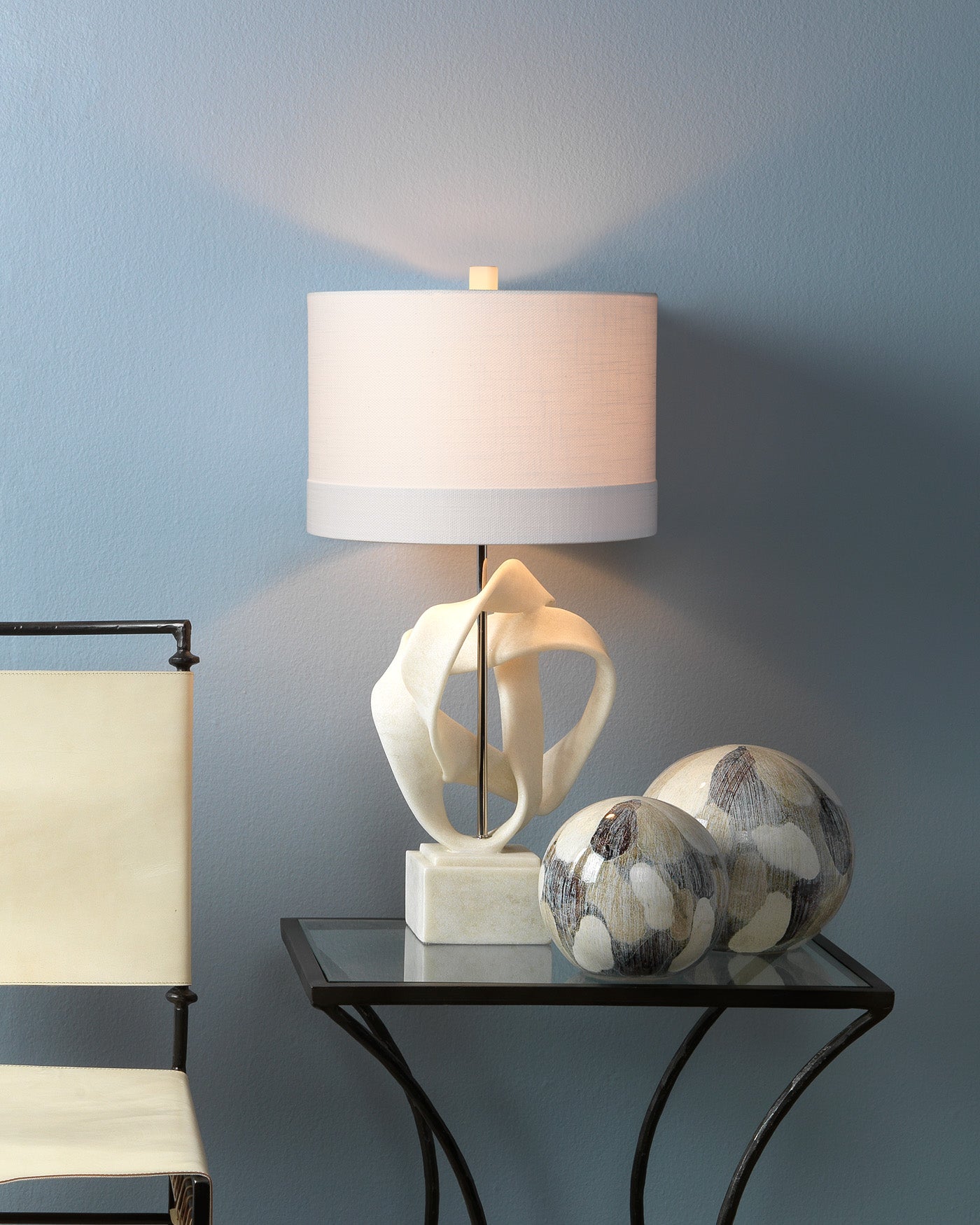 Modern Intertwined Table Lamp - White, Stylish LED Bedside Lamp for Living Room, Bedroom & Office Decor