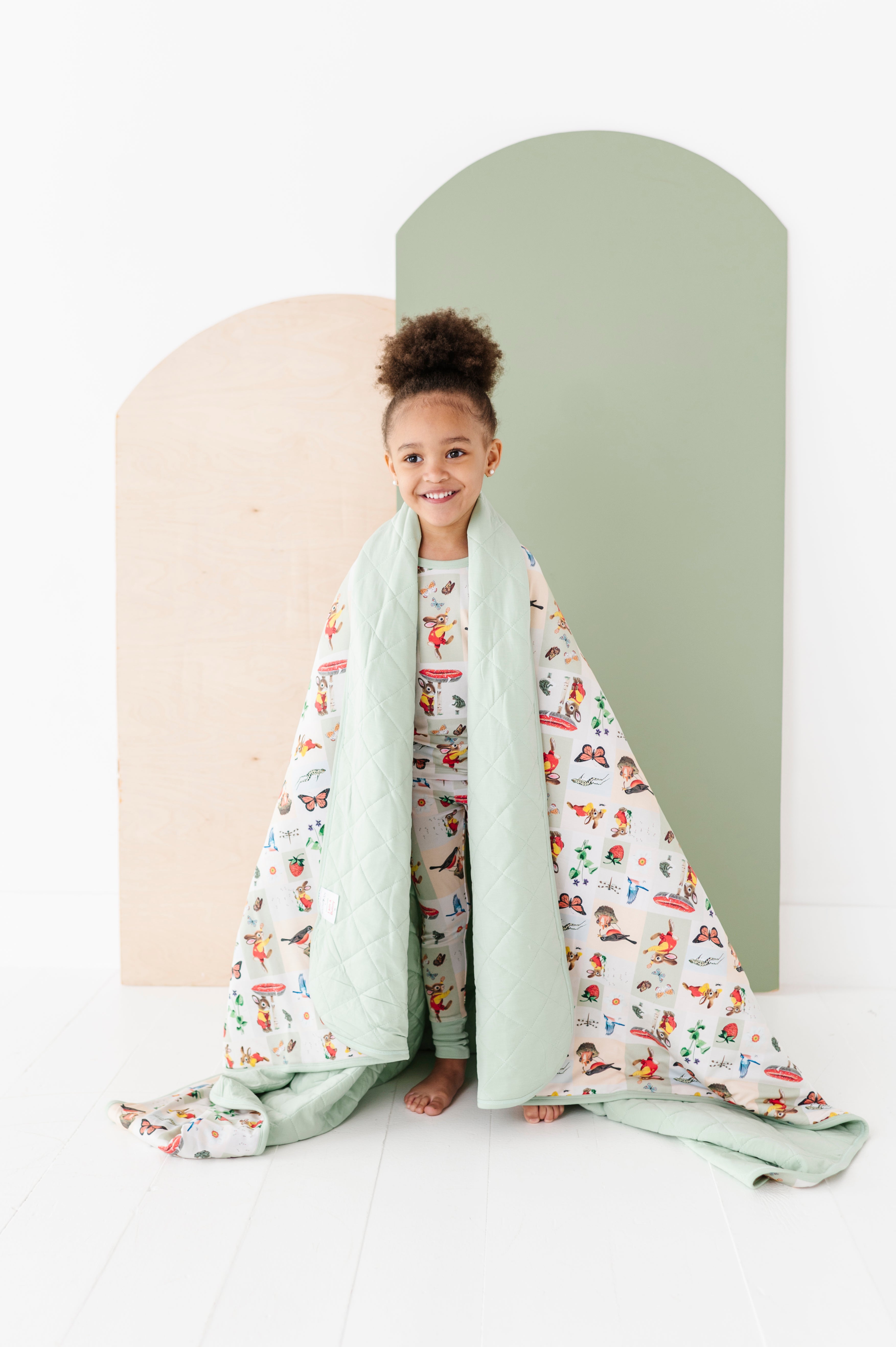Richard Scarry's I Am A Bunny Sunny Days Quilted Oversized Blanket - Soft Nursery Blanket for Baby Shower Gifts, Kids Bedroom Decor & Cozy Reading Time