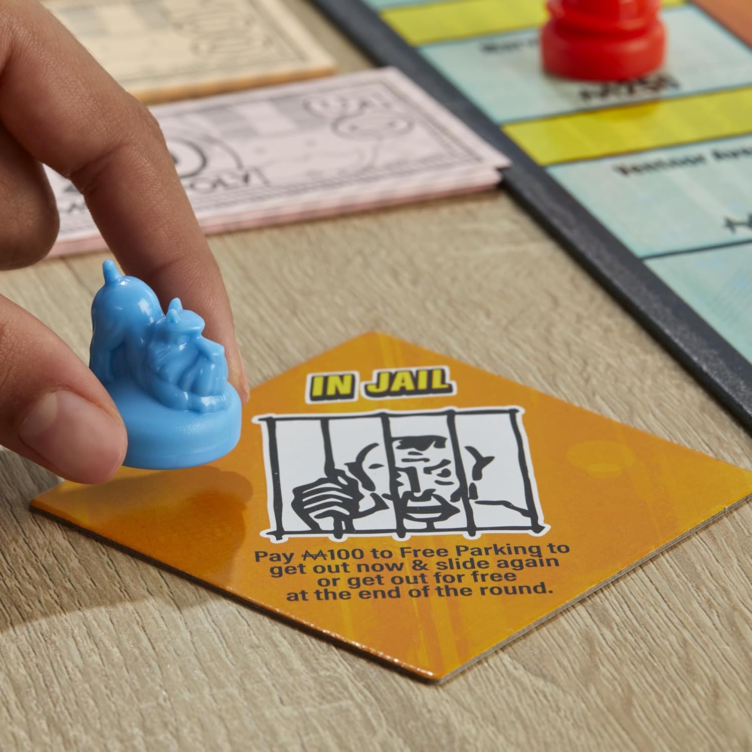 MONOPOLY KNOCKOUT Board Game - Classic Family Fun for Game Nights, Parties & Indoor Entertainment