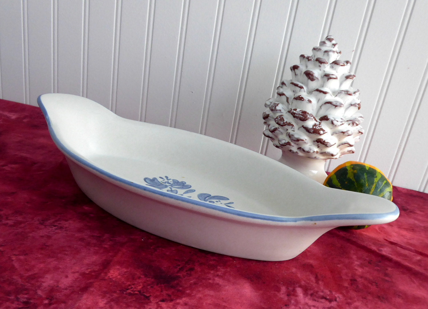 Vintage Pfaltzgraff Yorktowne Large Au Gratin Baking Dish - Blue & White Stoneware Ovenware from 1960s USA - Perfect for Casseroles, Pot Pies & Family Dinners