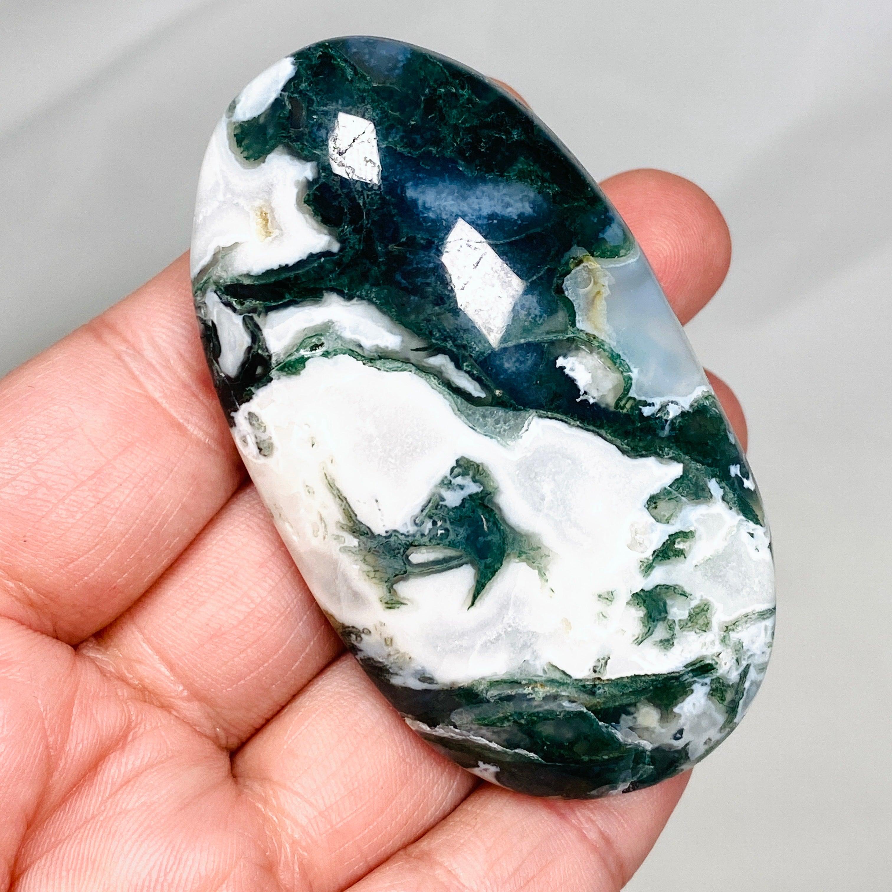 Natural Moss Agate Palm Stone - Healing Crystal for Stress Relief & Meditation - Perfect for Reiki, Yoga & Spiritual Practices