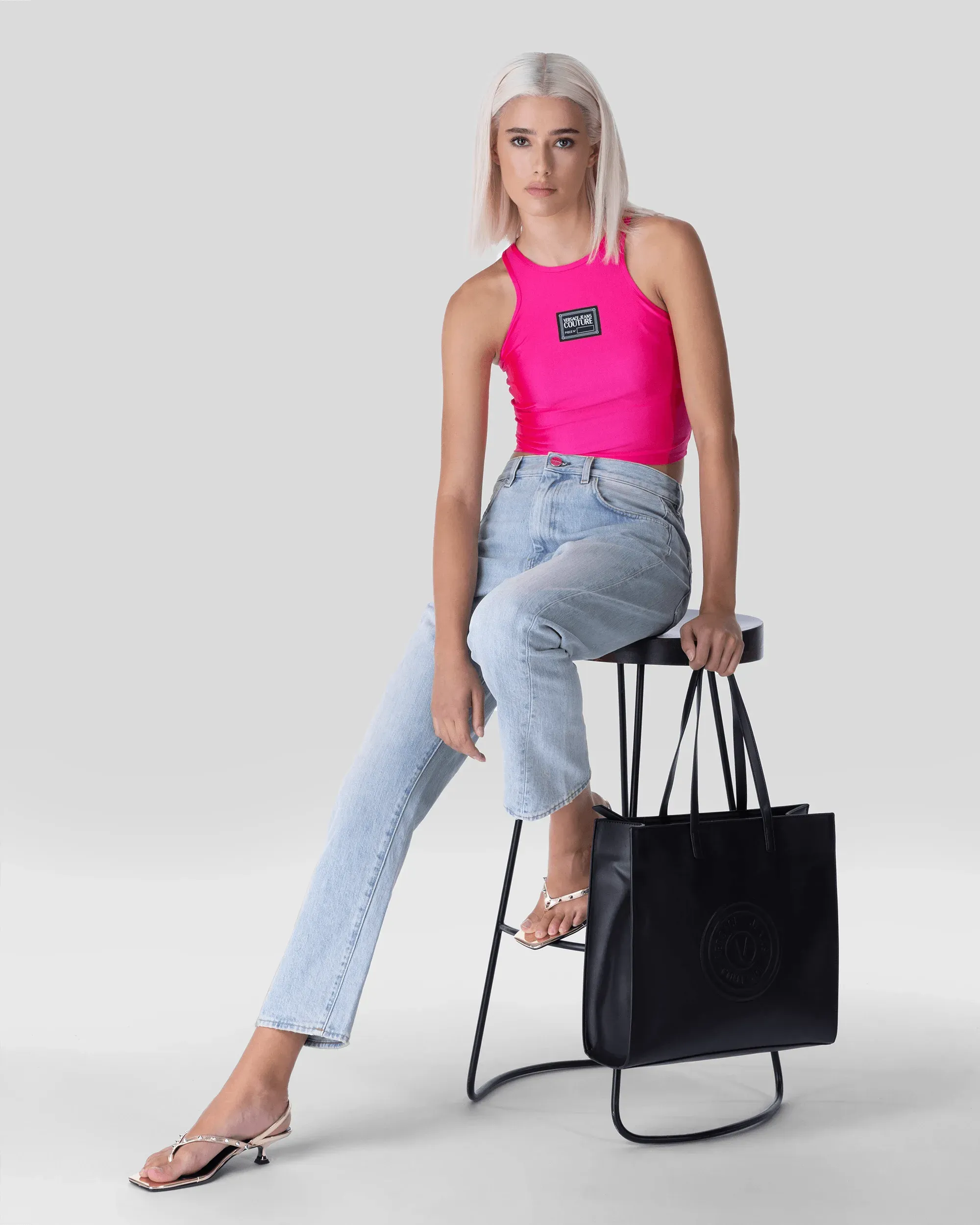 Cropped Patch Logo Tank Top for Women - Trendy Summer Sleeveless Shirt - Casual Streetwear & Gym Outfit