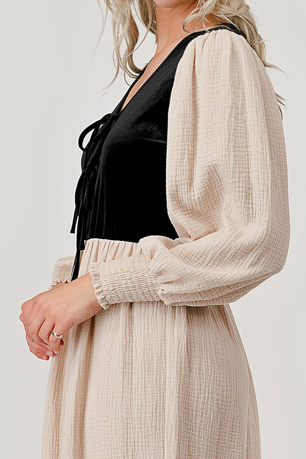 Color Block Tiered Midi Dress Wd61556 Oatmeal Black S - Stylish Flowy Summer Dress for Women, Perfect for Beach Vacations, Date Nights & Casual Outings