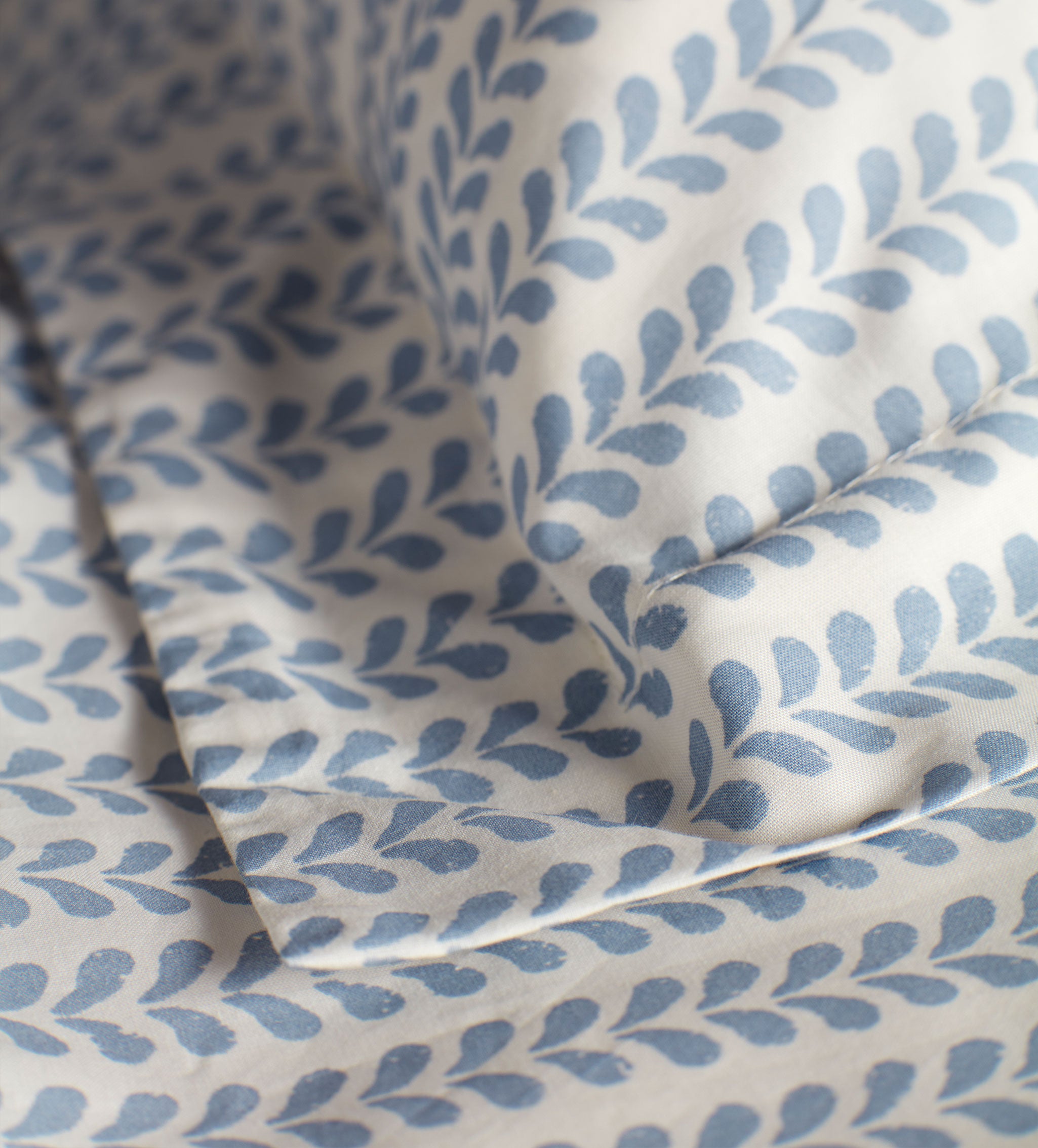 Molly Mahon Blue Bindi 100% Cotton Oxford Pillowcase - Soft & Breathable Bedding for Home Decor, Guest Room & Luxury Hotels