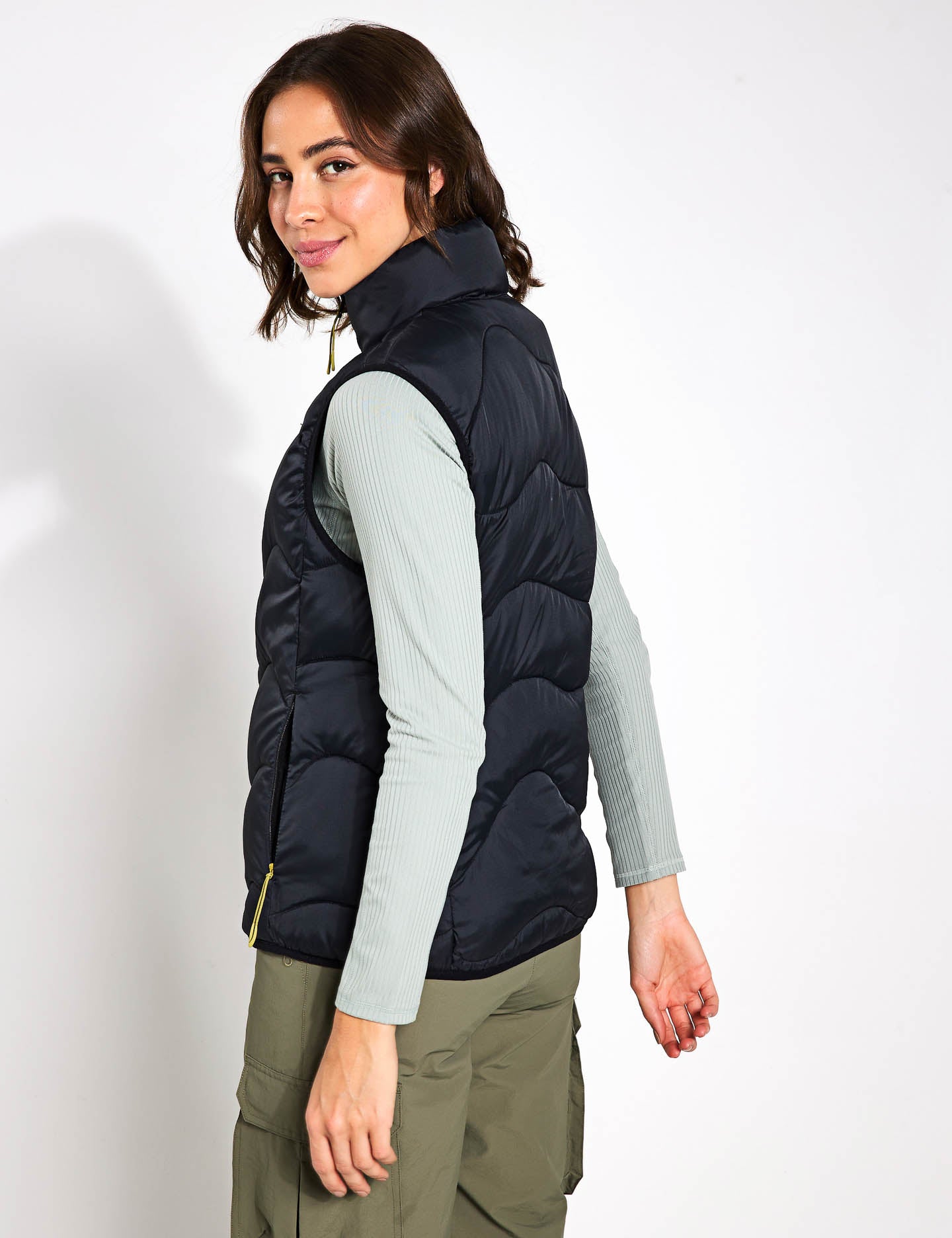 Stormwear Quilted Puffer Vest for Men & Women - Lightweight Warm Winter Gilet, Water-Resistant Black Body Warmer - Perfect for Outdoor Activities, Hiking, and Casual Wear