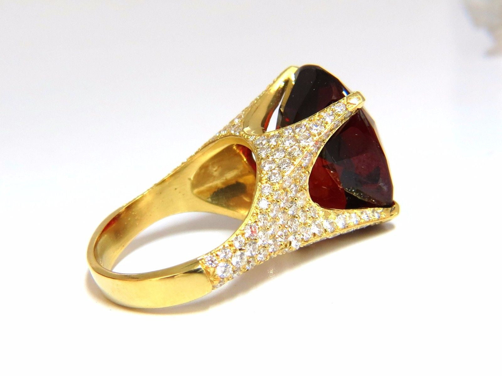 26.31ct GIA Certified Natural Red Spessartite Garnet & Diamond 18K Gold Engagement Ring for Women - Perfect for Weddings, Anniversaries & Special Occasions