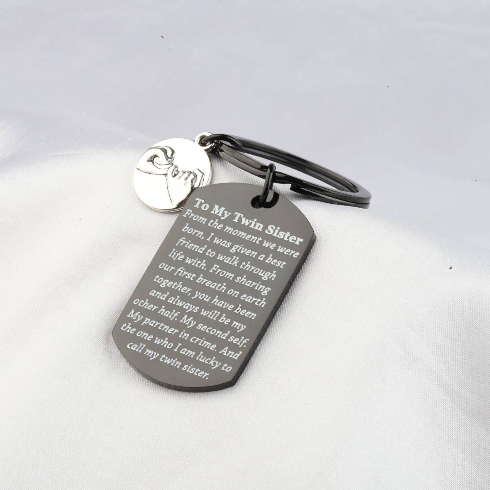 UJIMS Twin Sister Keychain - Lucky to Call My Sister - Perfect Bridesmaid Gift for Wedding, Birthday & Sister Appreciation - Best Friend Jewelry for Special Occasions