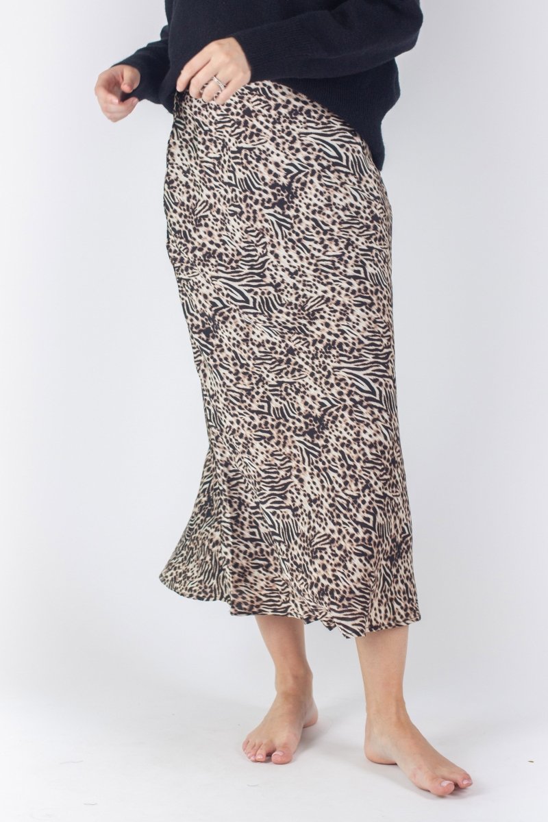 ISA SKIRT in Brown - Stylish and Comfortable Women's Midi Skirt for Casual Wear, Office, and Date Nights