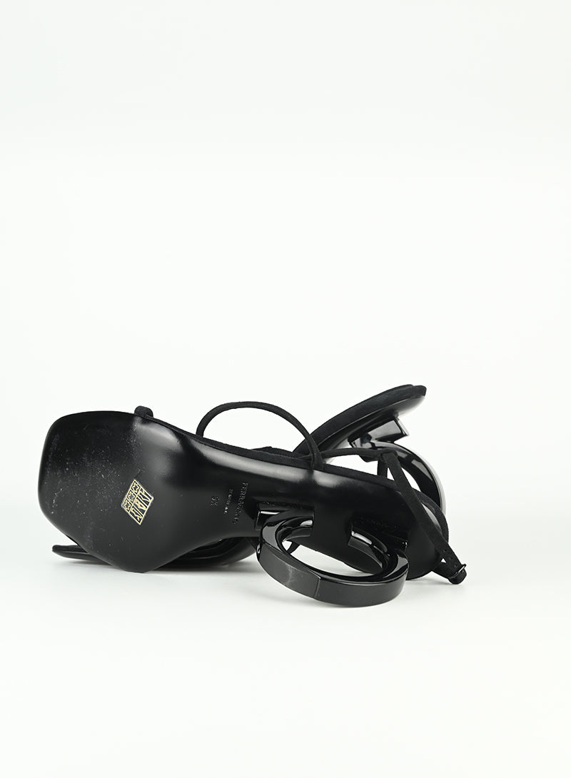 Ferragamo Elina Black Leather Sandals Women's Size 40 - Perfect for Summer Outfits & Beach Vacations