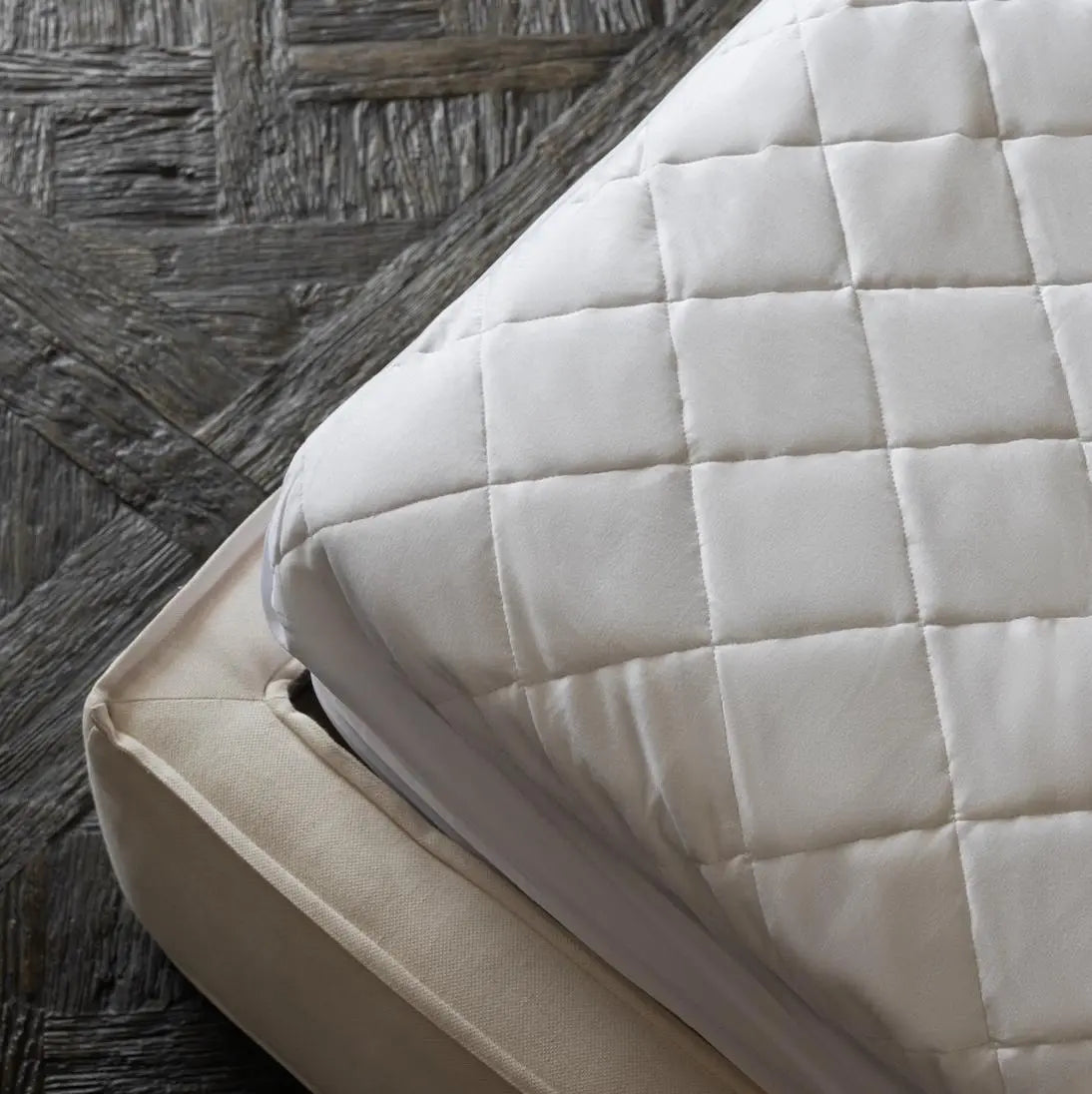CleanBamboo® Waterproof Mattress Protector - Queen Size, Hypoallergenic & Breathable Bamboo Fiber - Perfect for Bedroom, Guest Room & Kids' Room Protection