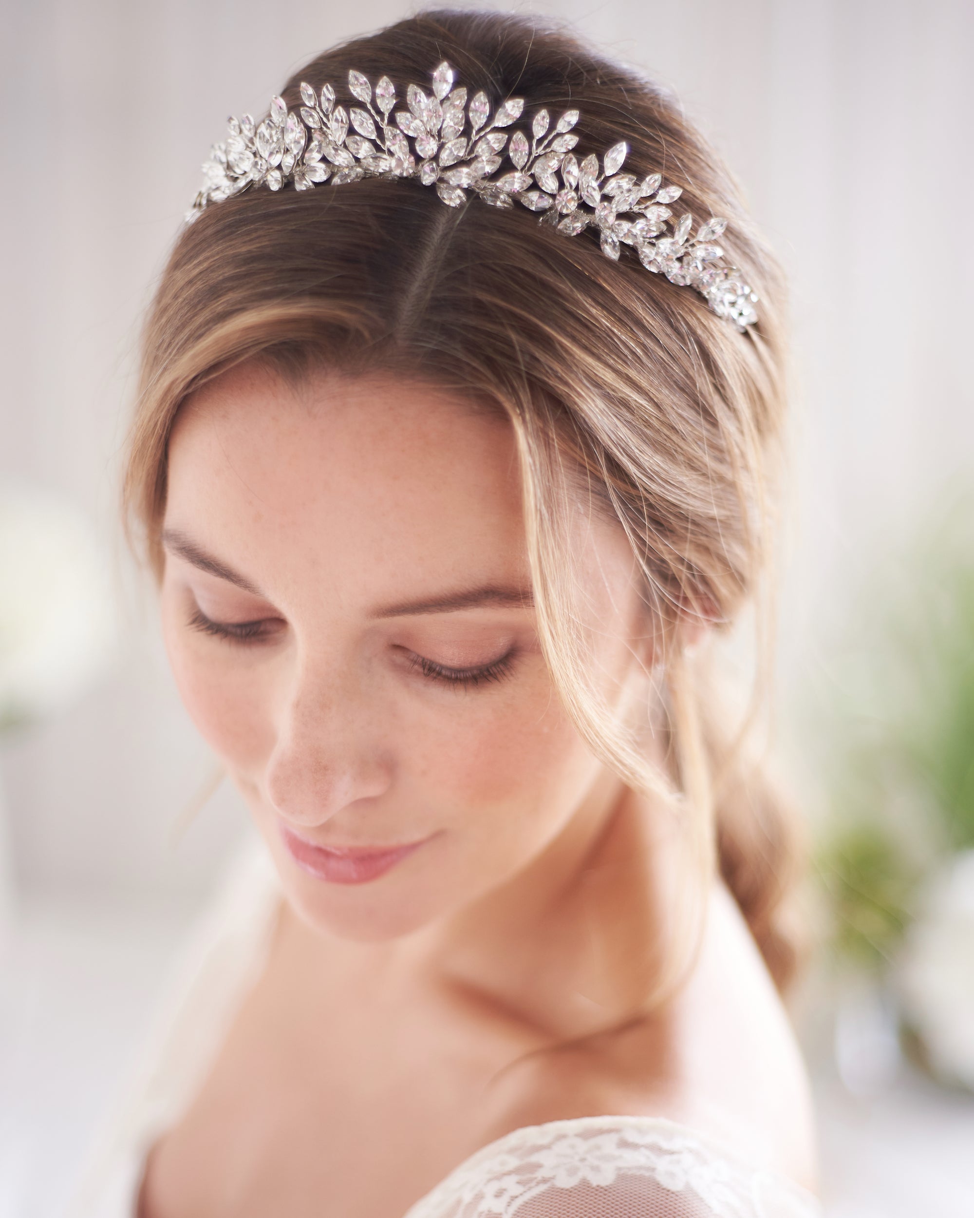 Elegant Tessa Crystal Wedding Tiara – Sparkling Bridal Headpiece for Bride, Princess-Style Hair Accessory | Perfect for Weddings, Prom, Quinceañera & Special Occasions