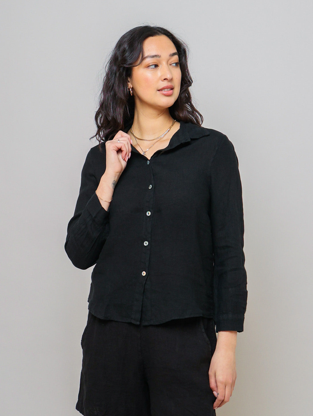Premium Long Sleeve Linen Shirt for Men & Women - Breathable Black Casual Button Down Shirt | Perfect for Office, Travel & Summer Outfits