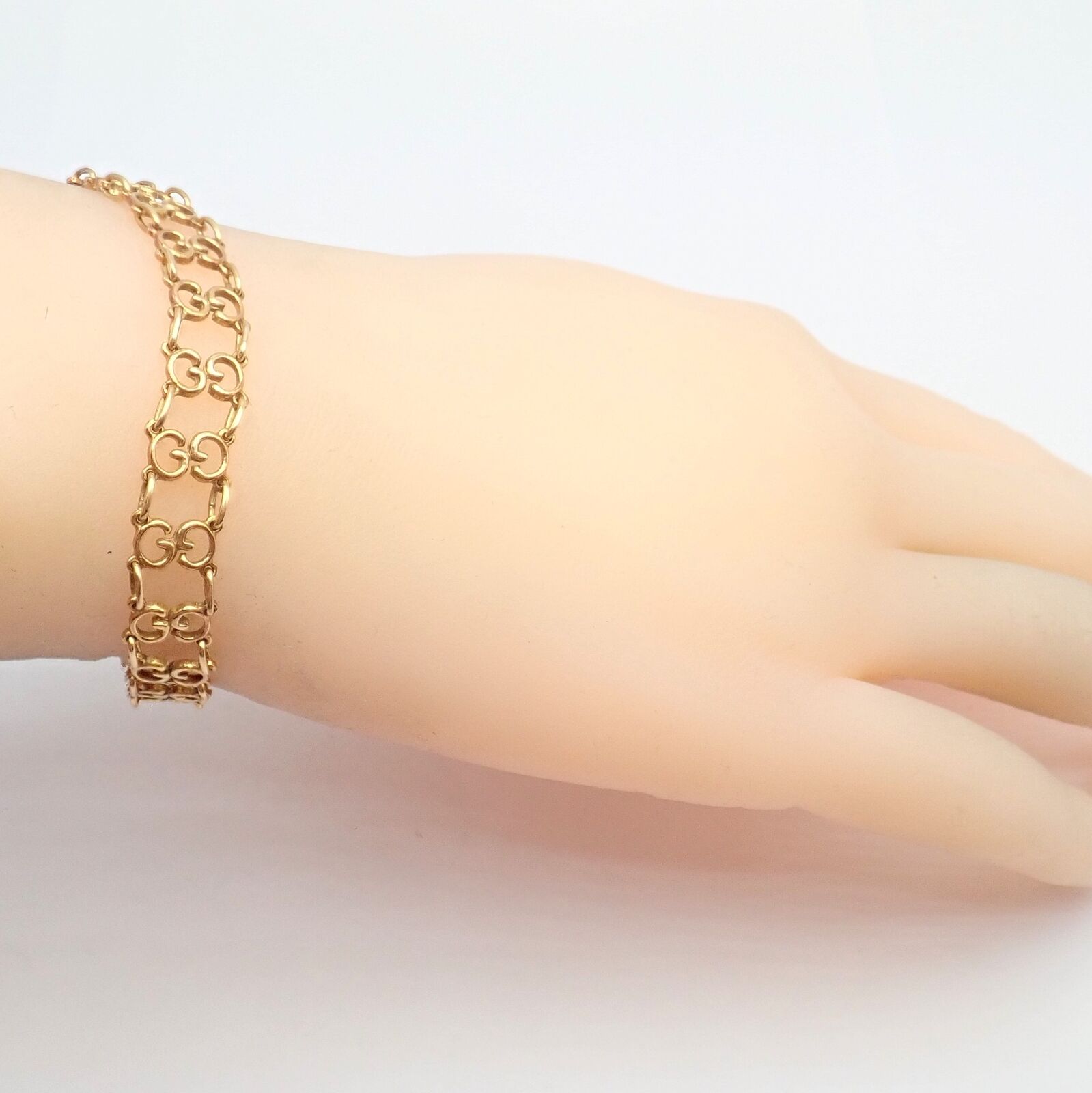 Authentic Vintage Gucci 18k Yellow Gold Logo Bracelet for Women - Luxury Fashion Jewelry Gift for Birthday, Anniversary & Special Occasions