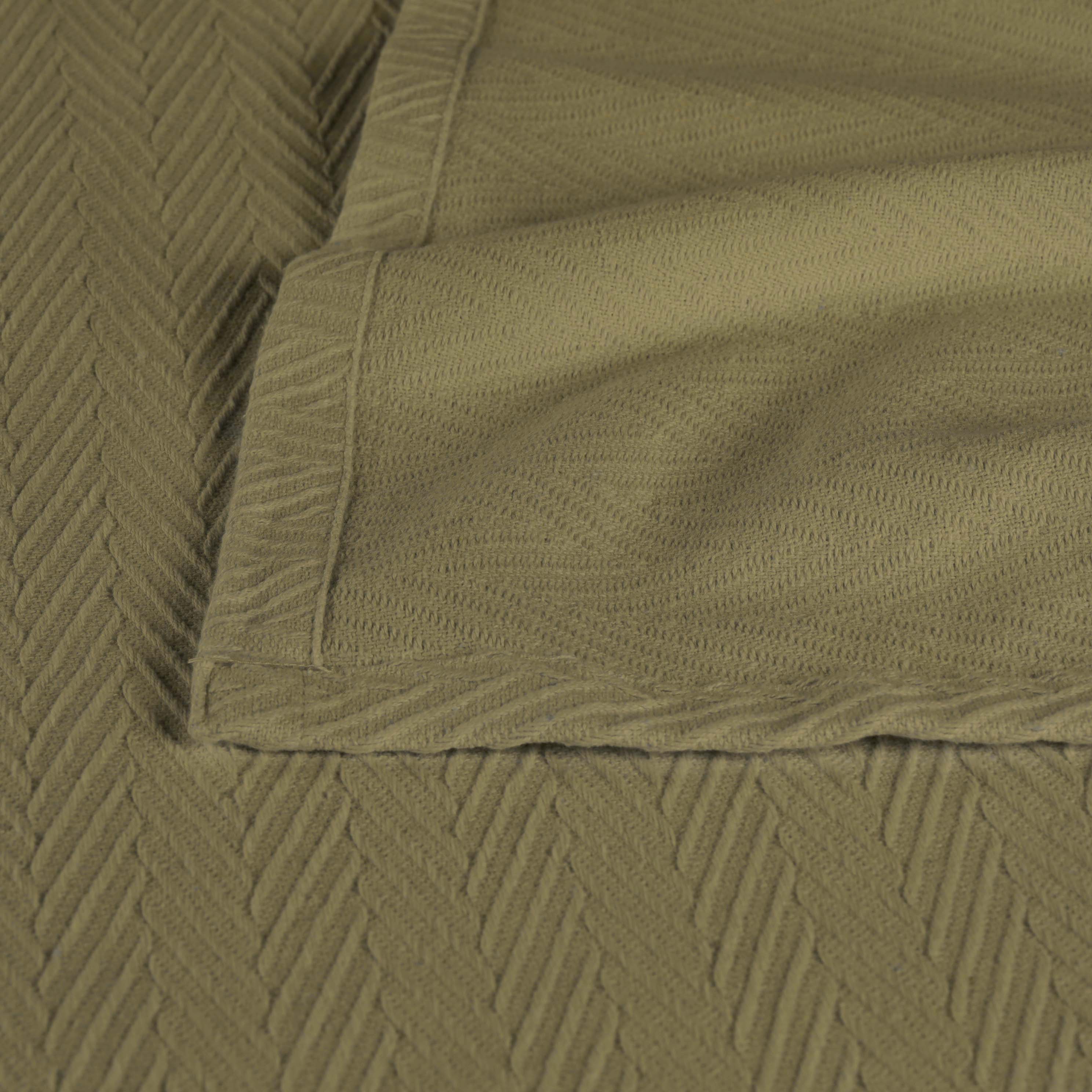 Soft All-Season Chevron Cotton Bed Blanket & Sofa Throw - Cozy Home Decor for Living Room, Bedroom, and Travel