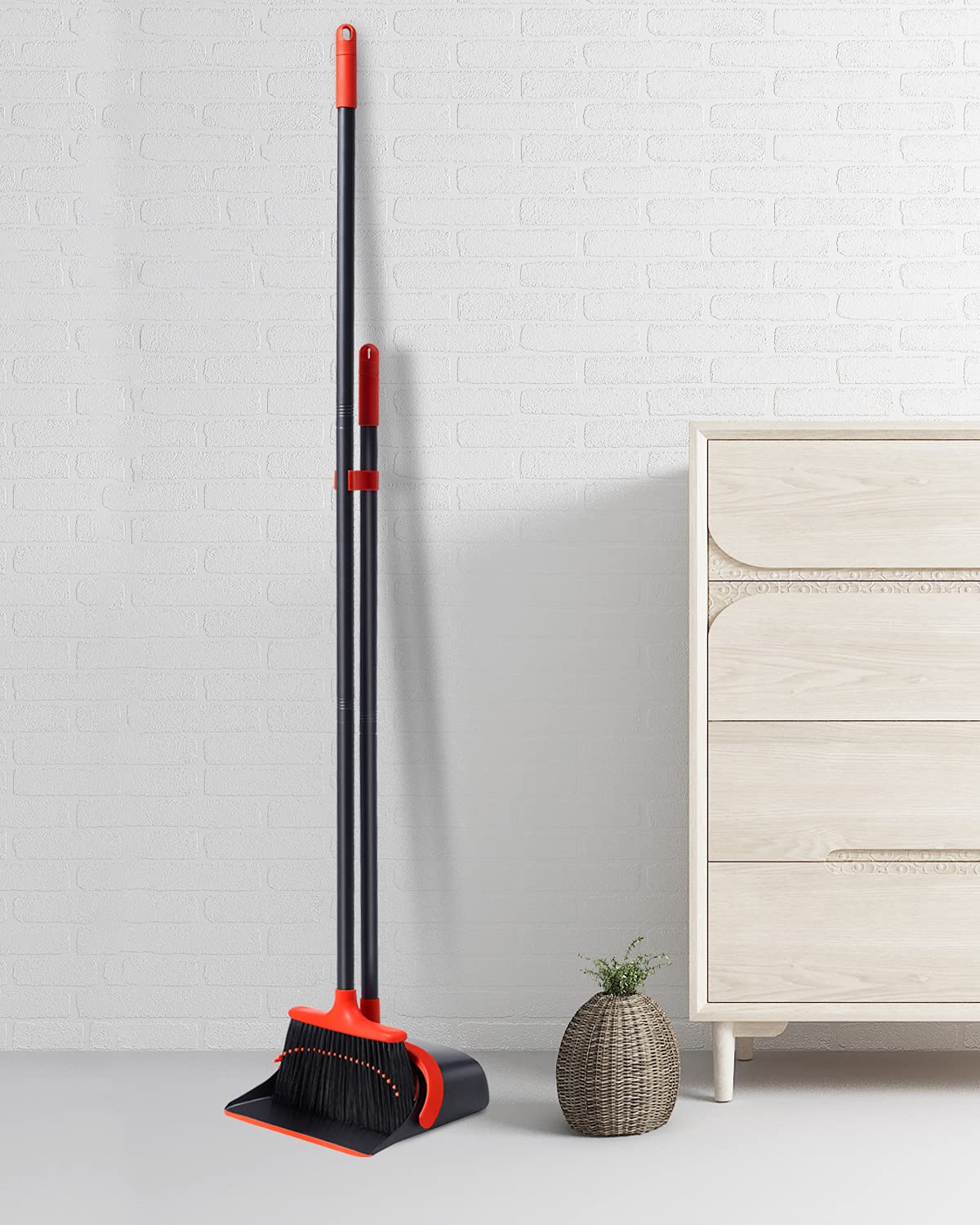 **Heavy Duty Broom and Dustpan Set with Extension Pole - Foldable, Built-in Teeth for Easy Cleaning - Ideal for Home, Office, Lobby - Space-Saving Storage Design**    *(Perfect for pet hair, hardwood floors, and quick clean-ups in kitchens, garages, and entryways!)*