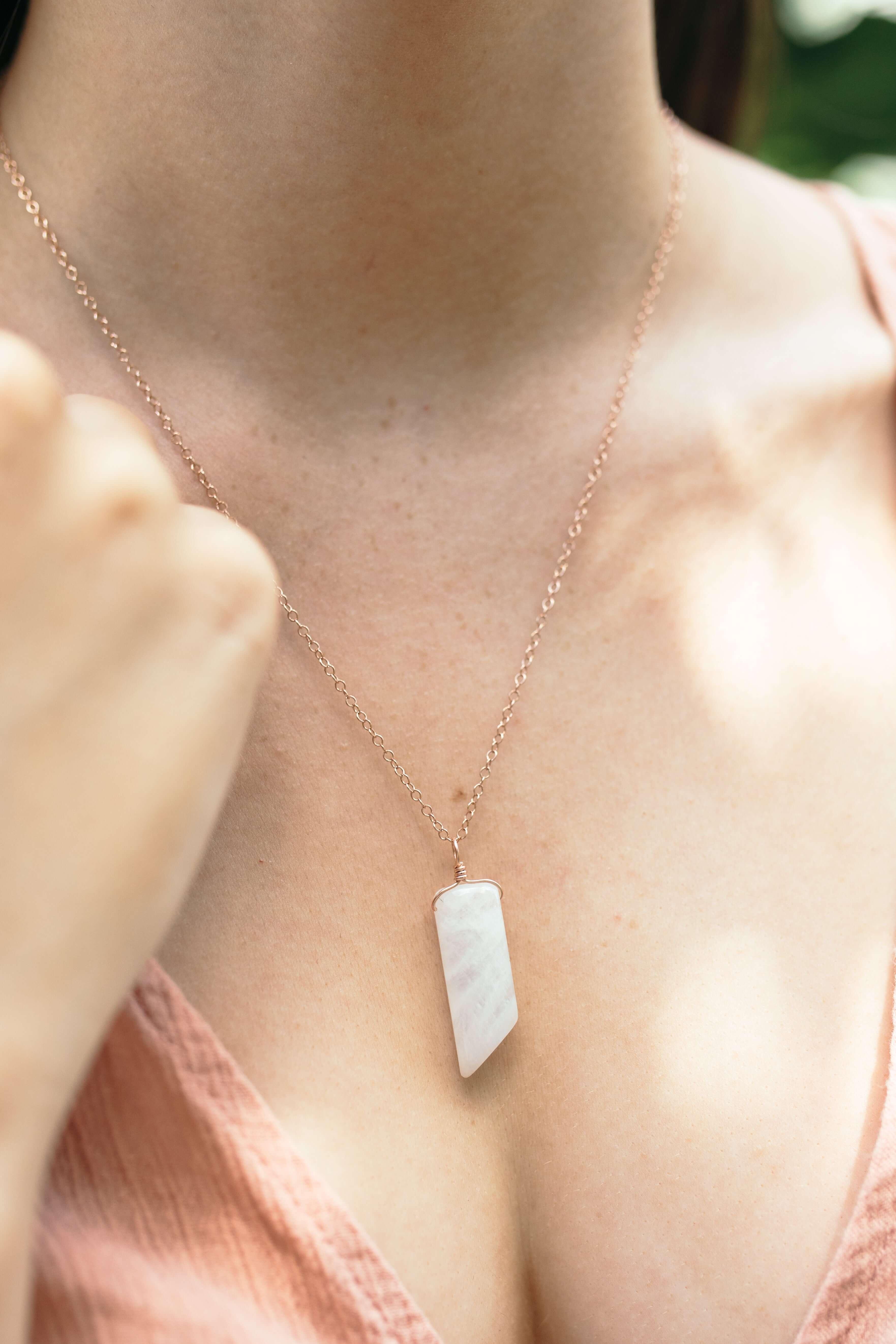 Natural Rainbow Moonstone Point Crystal Necklace – Healing Stone Jewelry for Meditation, Energy Balancing & Spiritual Growth