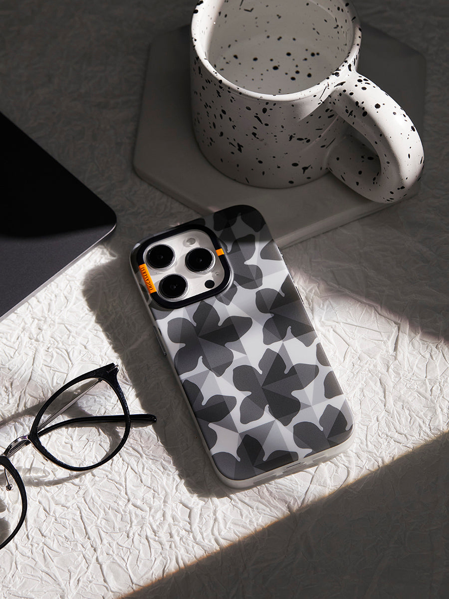 Checkered Blossom Phone Case - Grey | Trendy Protective Cover for iPhone & Samsung | Perfect for Everyday Use, Travel & Gifting