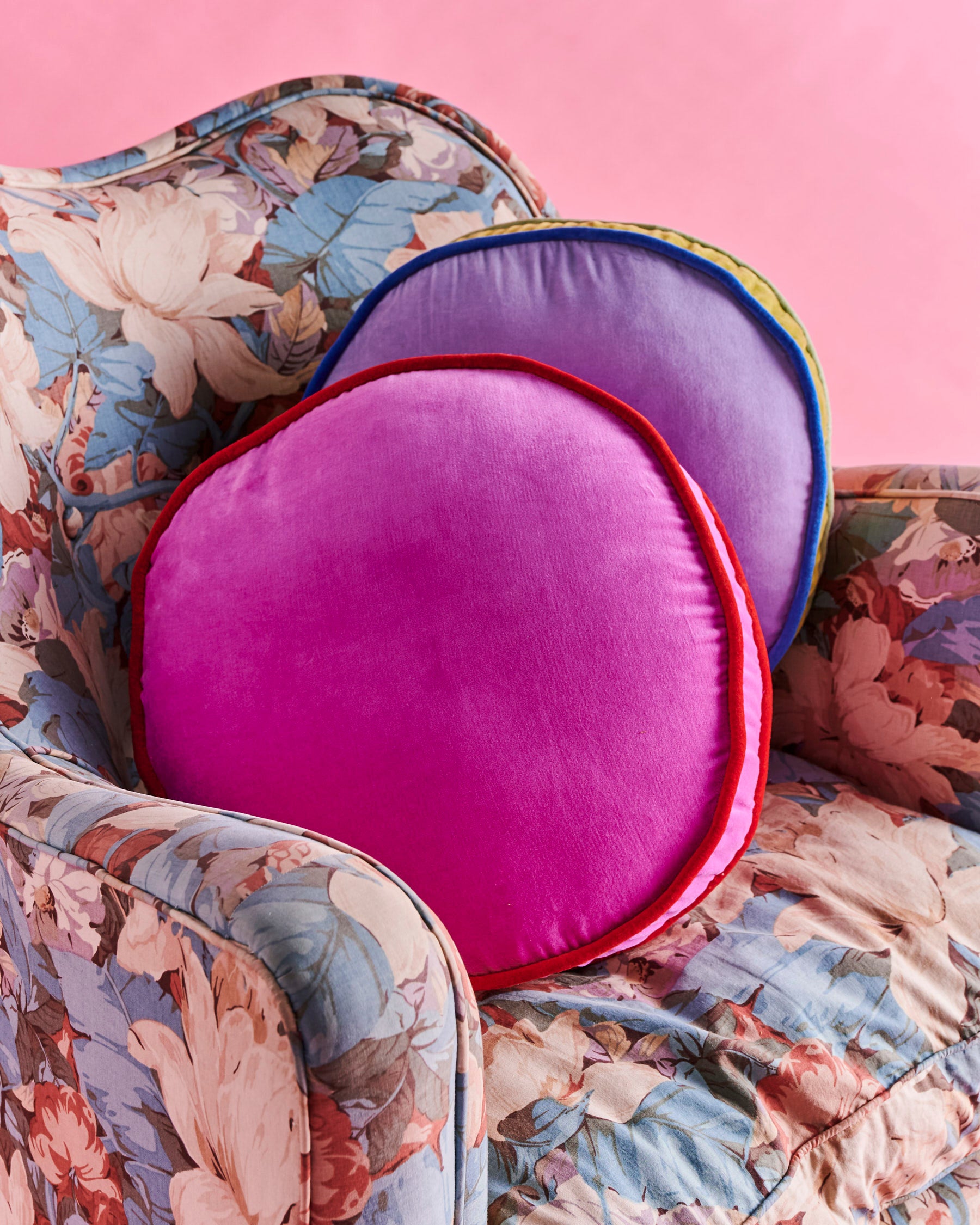 Dreamer Velvet Pea Cushion - Soft Plush Velvet Throw Pillow for Sofa, Bed & Home Decor - Perfect for Living Room, Nursery & Cozy Reading Nook
