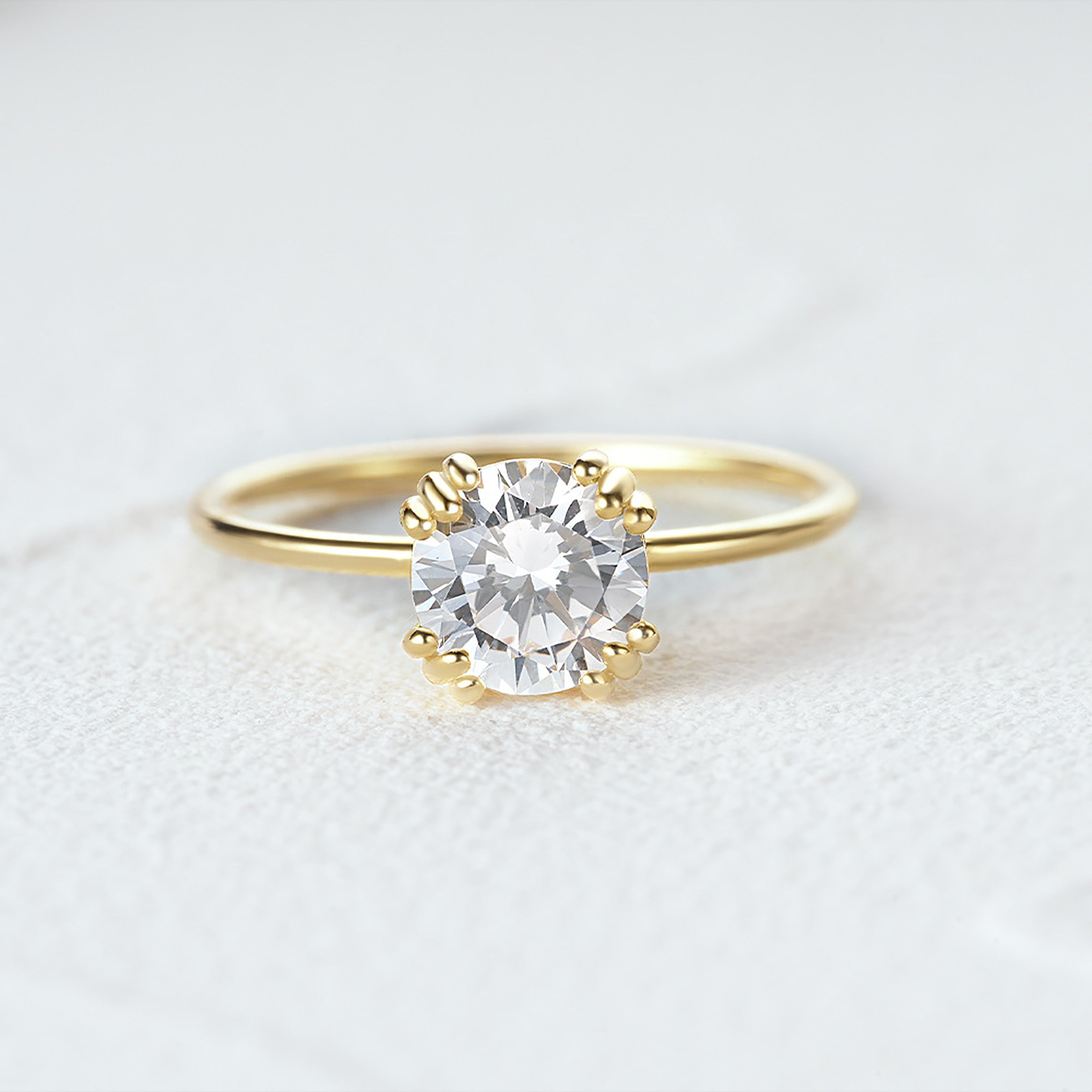 Round Cut Moissanite Ashes Ring for Women - Elegant Memorial Jewelry for Cremation Keepsake - Perfect for Remembrance, Sympathy Gifts & Special Occasions