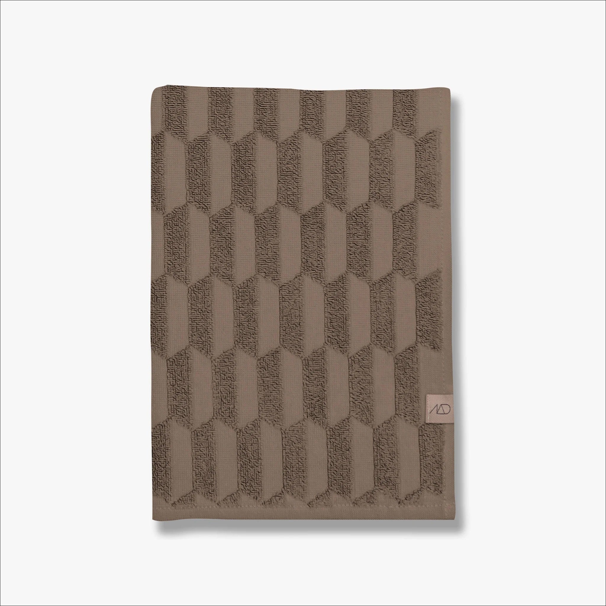METTE DITMER Geo Bath Towel - Organic Cotton 70x133cm (27x52 inches) - Soft & Absorbent - Light Nougat Color - Perfect for Spa, Bathroom & Beach Use