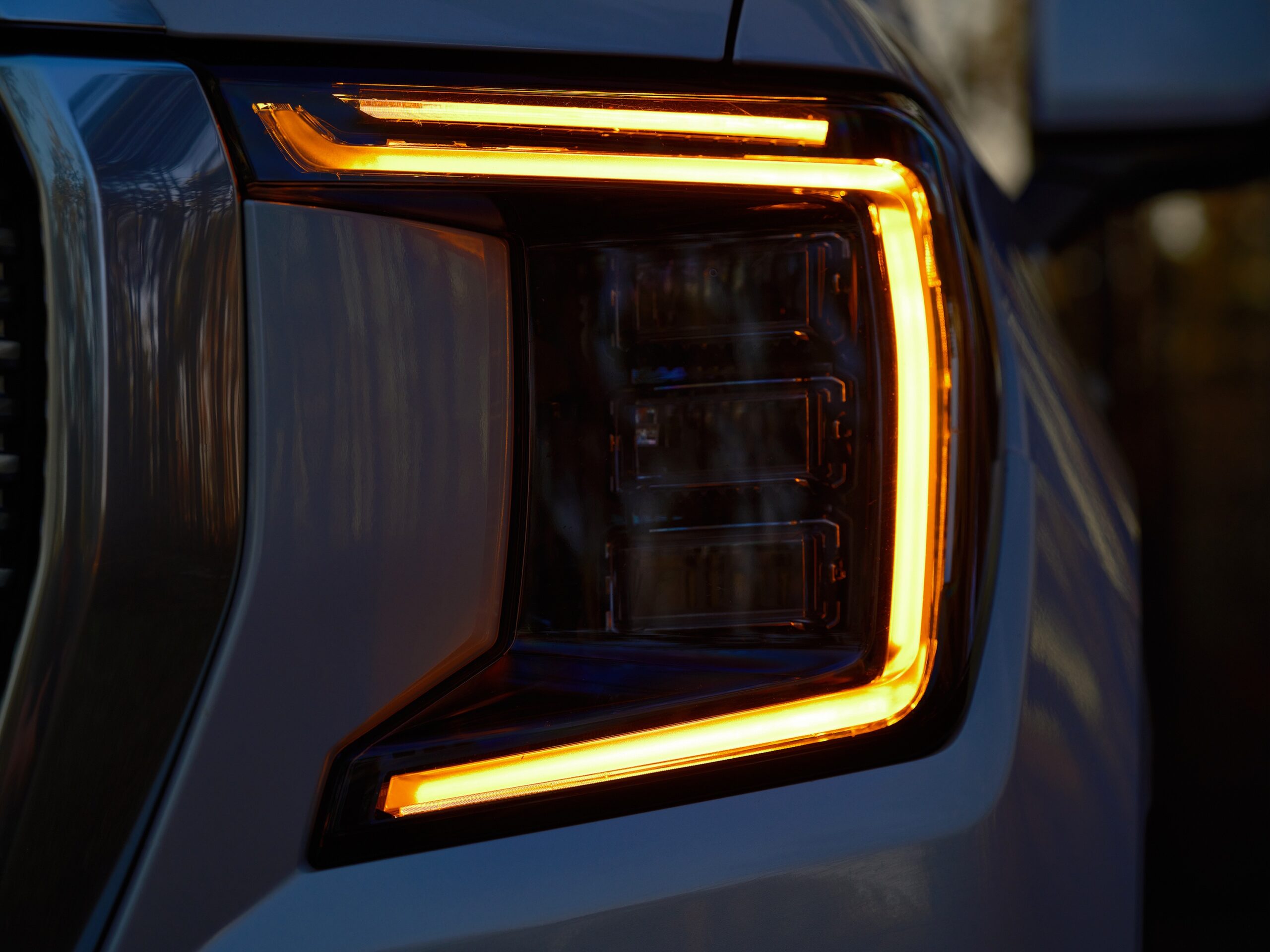 2024 GMC Yukon Amber Switchback DRL Kit - LED Daytime Running Lights with Turn Signal Function - Upgrade for 2021-2024 Models - Perfect for Off-Roading & Night Driving