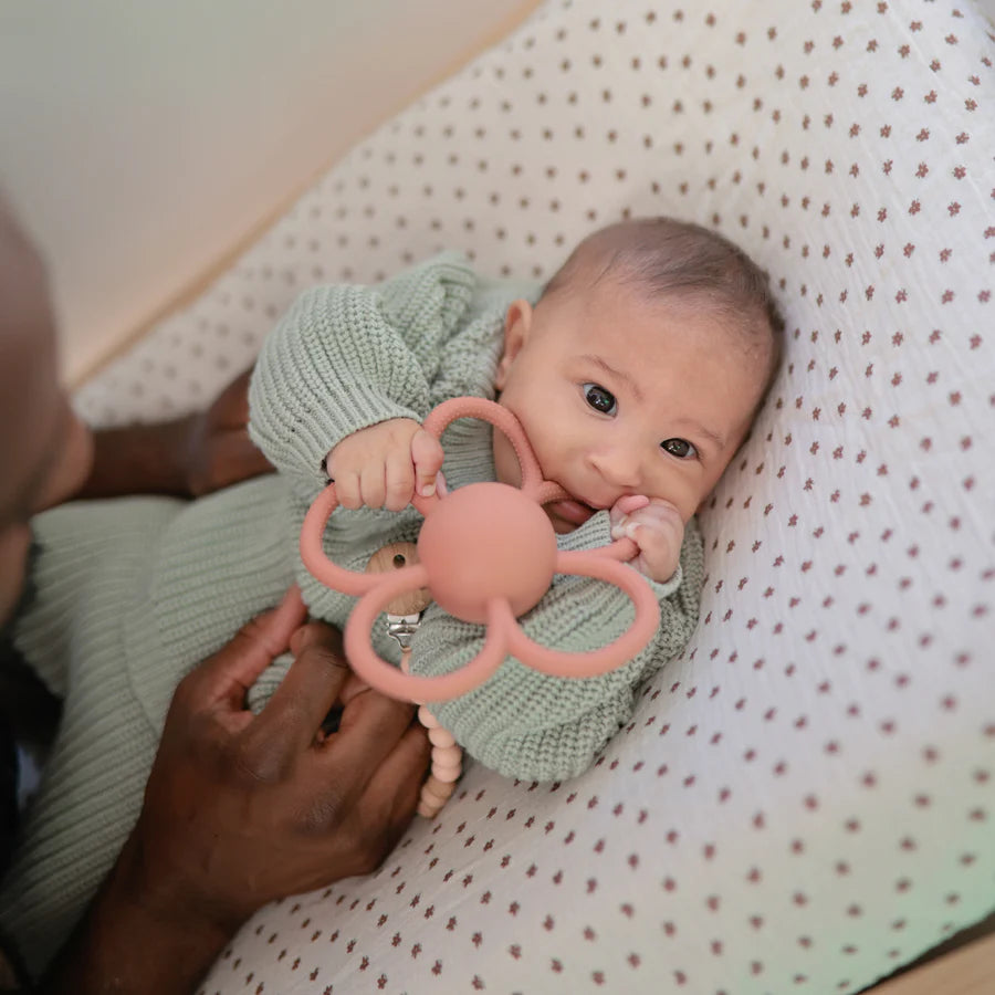 Organic Daisy Rattle Teether for Babies - Natural Wooden Infant Teething Toy with Gentle Sound - Perfect for Soothing Sore Gums & Sensory Play