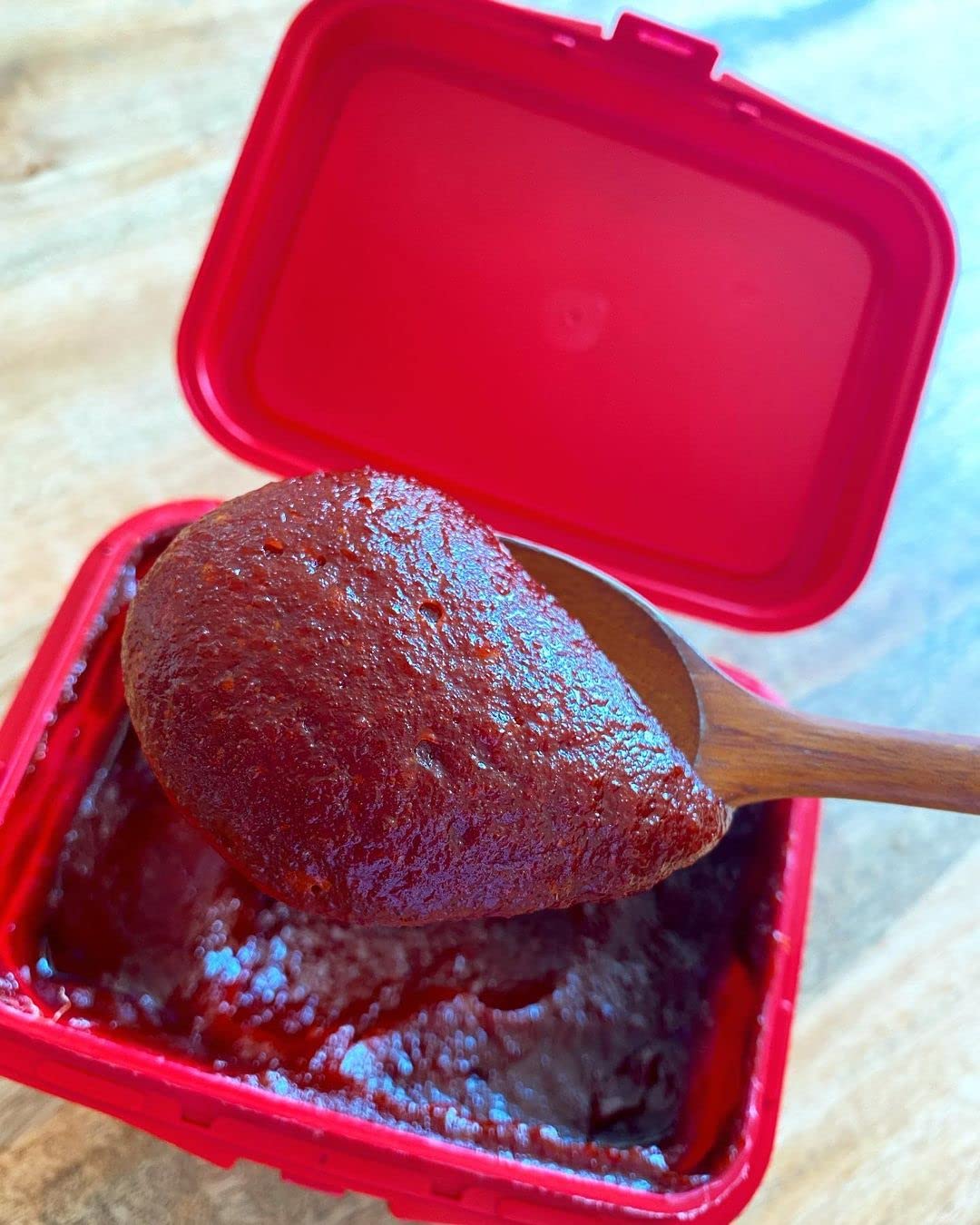 Spicy Korean Gochujang Hot Pepper Paste - Traditional Fermented Red Chili Sauce for Bibimbap, Tteokbokki & BBQ Marinades - Authentic Korean Cooking Ingredient 500g (17.6oz) - Perfect for Asian Dishes, Dipping Sauces & Meal Prep