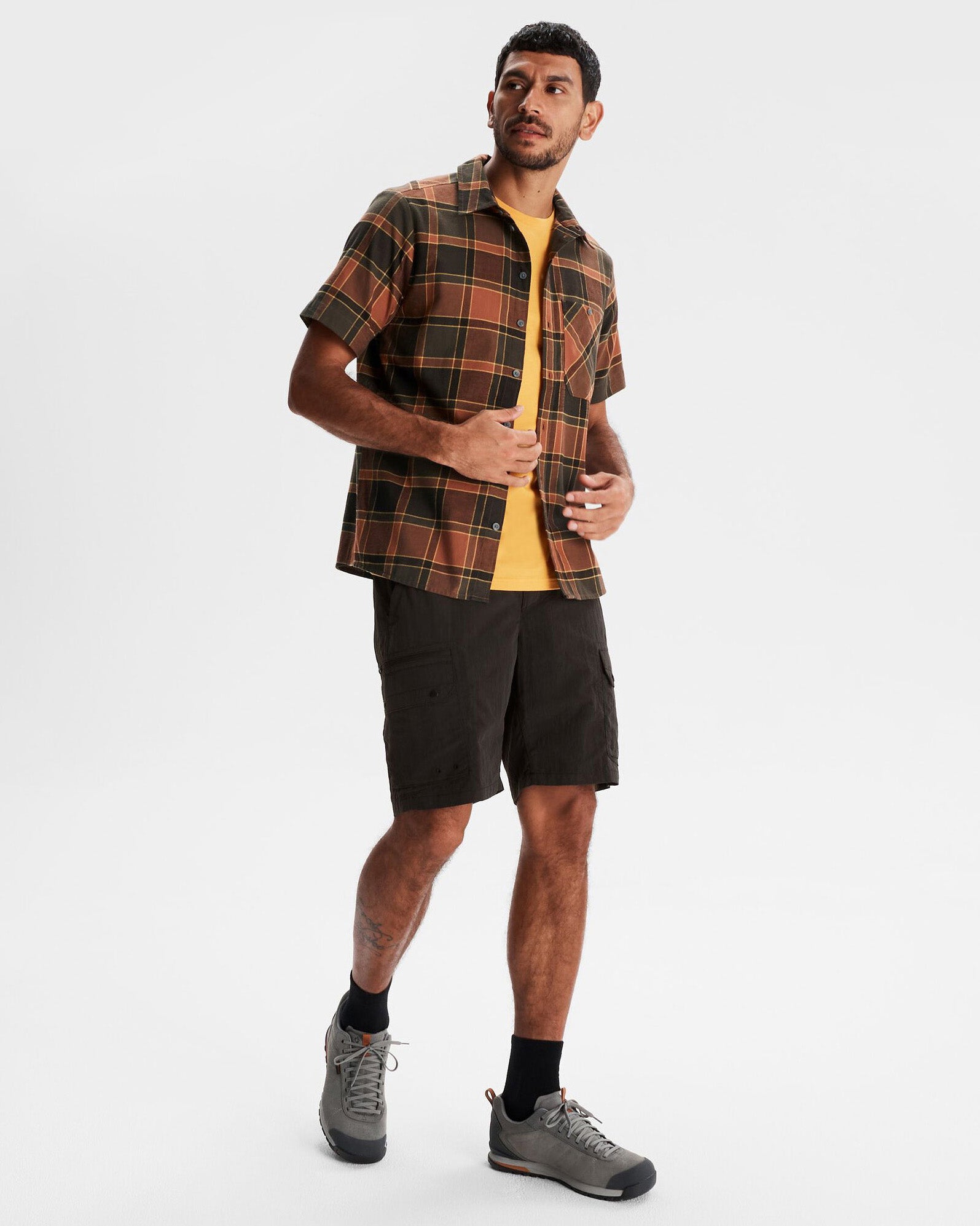 Men's Fyfe Short Sleeve Plaid Shirt - Redwood Checkered Pattern - Casual Summer Wear for Outdoor Activities & Travel