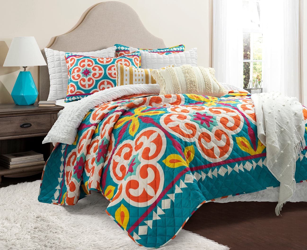 Boho Floral Reversible 3-Piece Quilt Set - Queen Size Bedding with Matching Pillow Shams - Perfect for Bohemian Bedroom Decor & Guest Room Styling