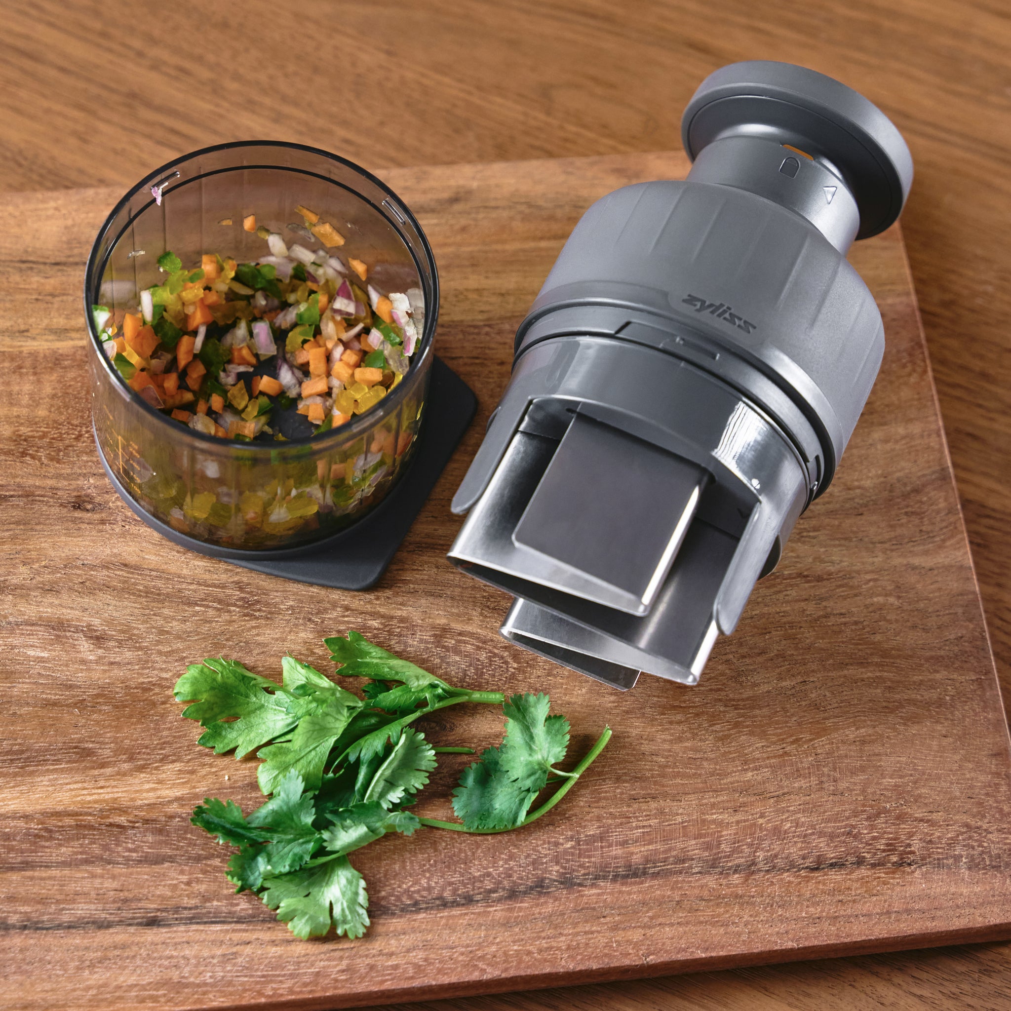 Zyliss Zick Zick 3 Food Chopper - Mini Manual Vegetable & Herb Chopper for Onions, Garlic, Nuts - Perfect for Kitchen, Camping & Meal Prep