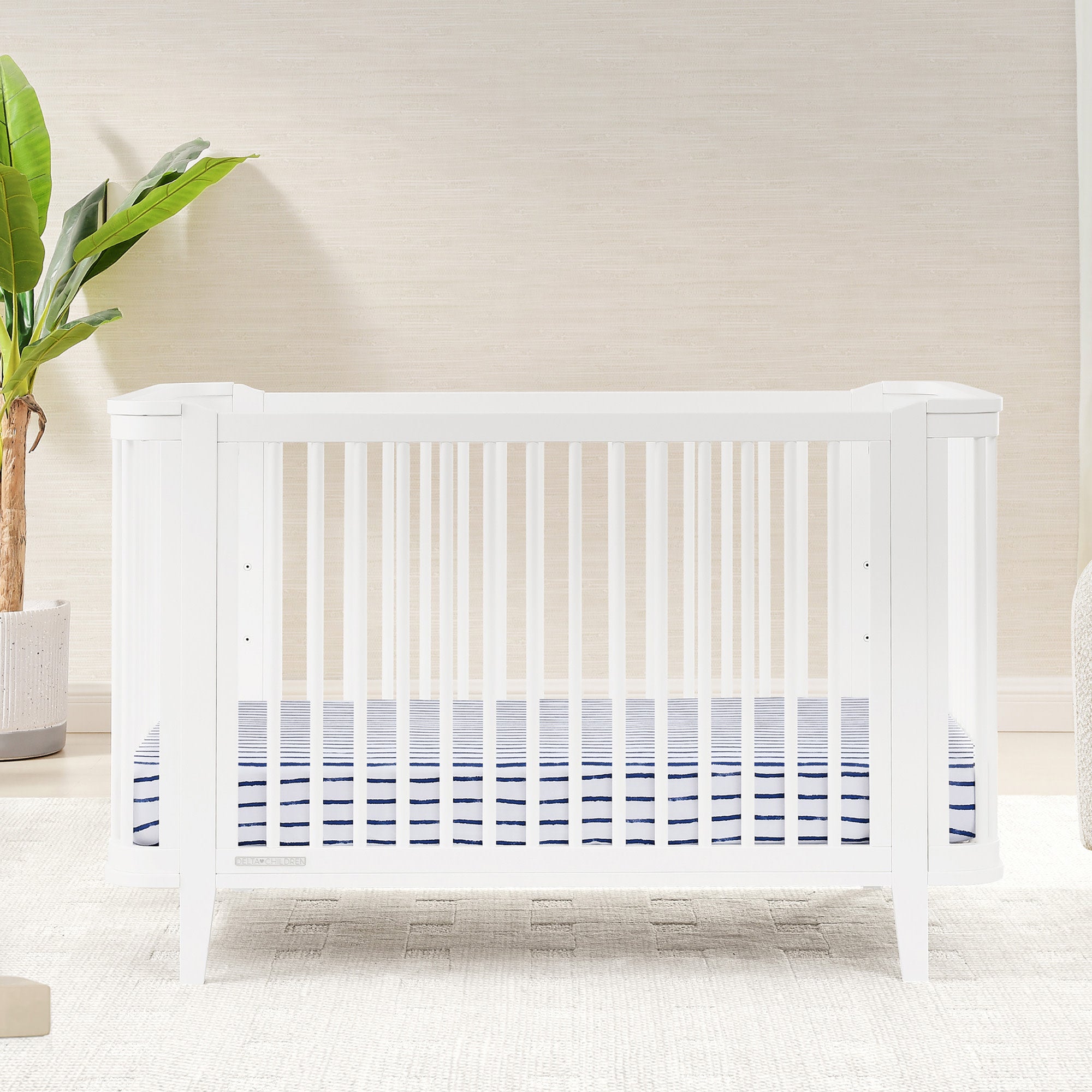 Noah 4-in-1 Convertible Baby Crib - Toddler Bed, Daybed & Full-Size Bed Conversion - Safe Nursery Furniture for Newborns to Teens - Perfect for Bedrooms, Daycare & Guest Rooms