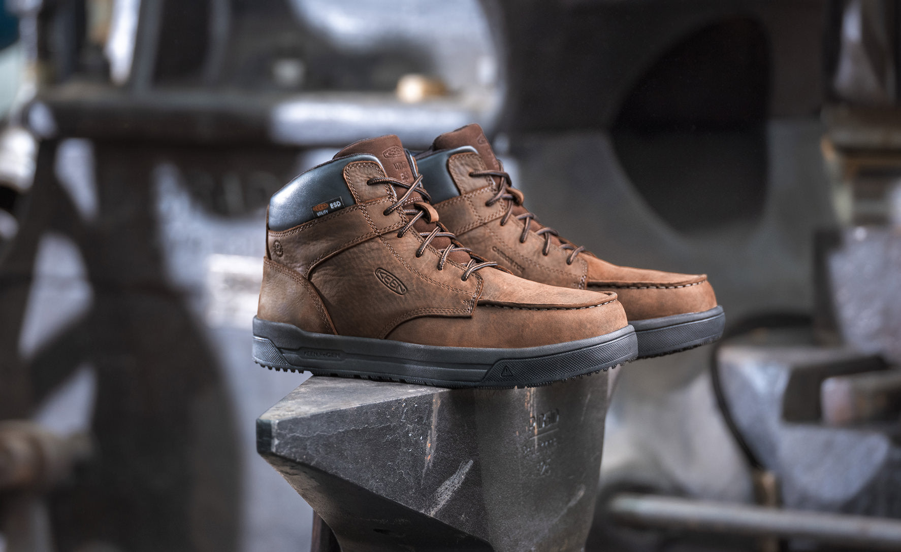 Men's Gibson ESD Safety Boots with Carbon Toe - Cascade Brown/Black Work Boots for Electricians & Construction Workers
