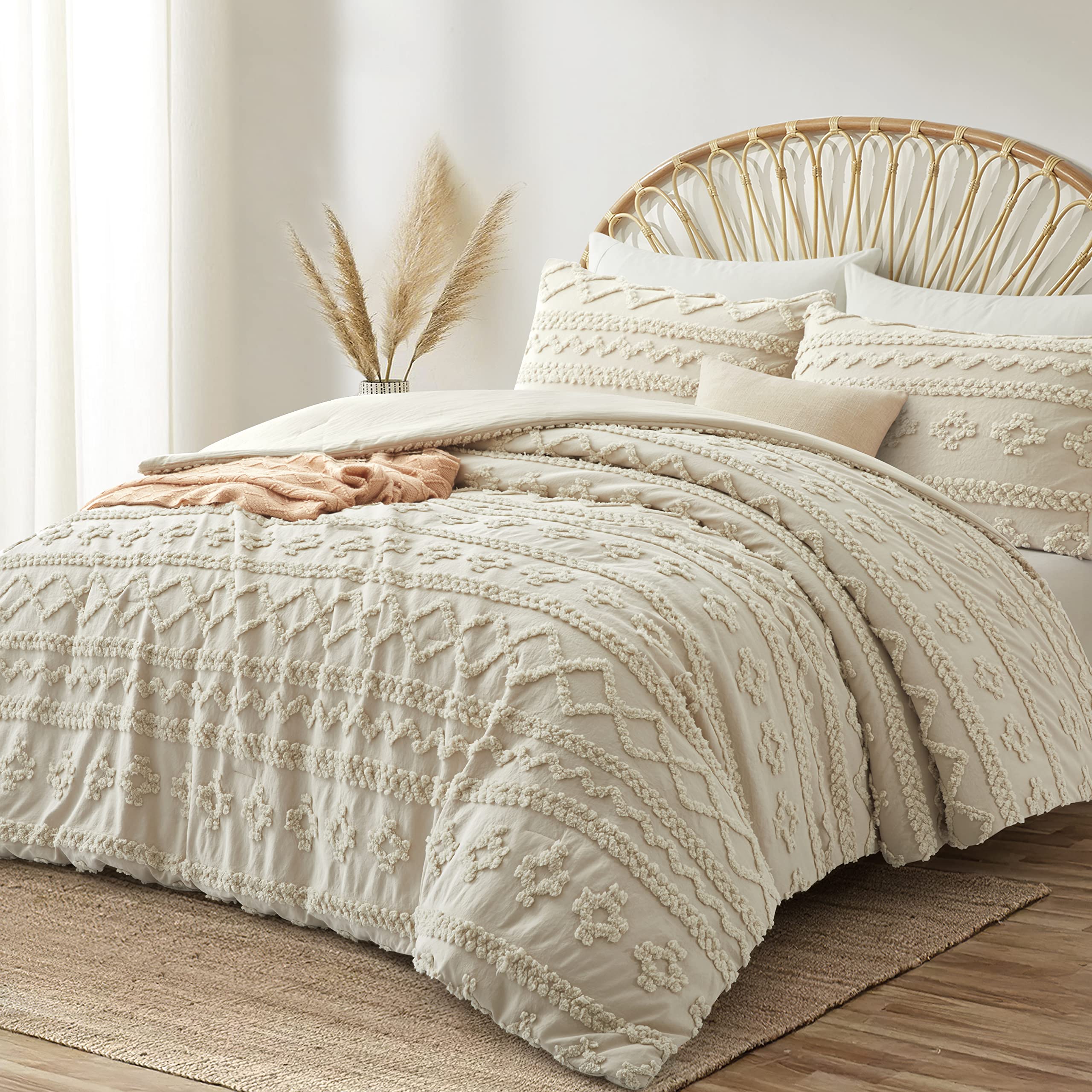 Oli Anderson Beige Queen Comforter Set - 3 Piece Tufted Boho Shabby Chic Bedding with 2 Pillowcases | Soft & Cozy for Master Bedroom, Guest Room & Dorm Decor (Beige, Queen Size)