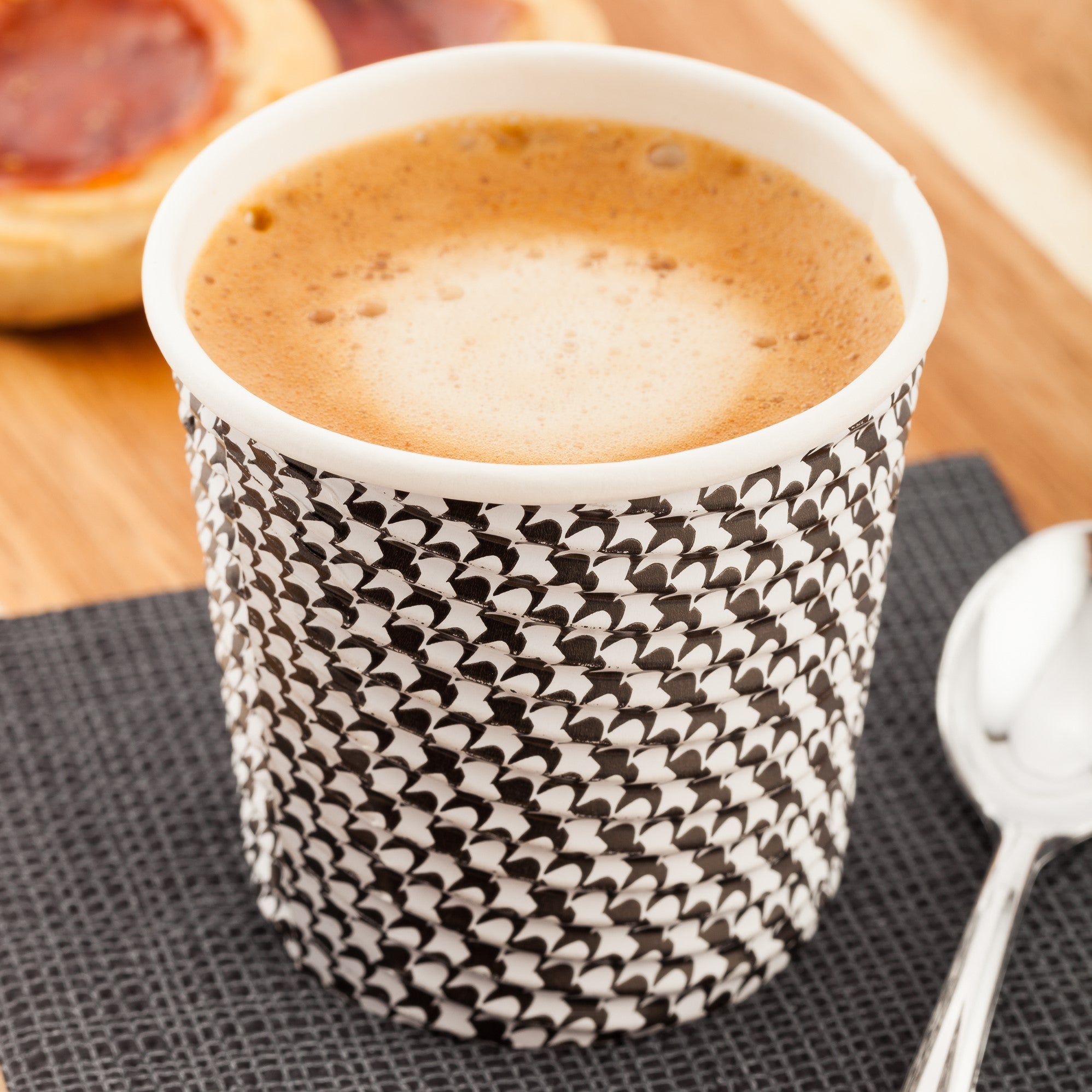 4 oz Houndstooth Pattern Disposable Paper Coffee Cups - 25 Count Box (2.5
