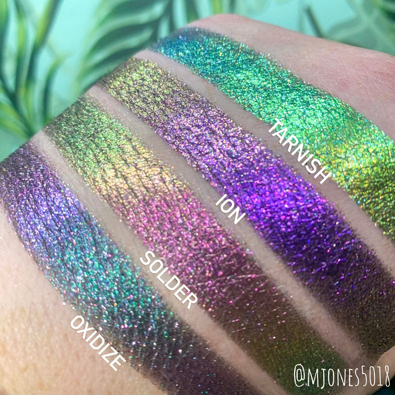 Catalyst Dimensional Multichrome Eyeshadow - Long Lasting Highly Pigmented Makeup for Party, Cosplay & Special Occasions