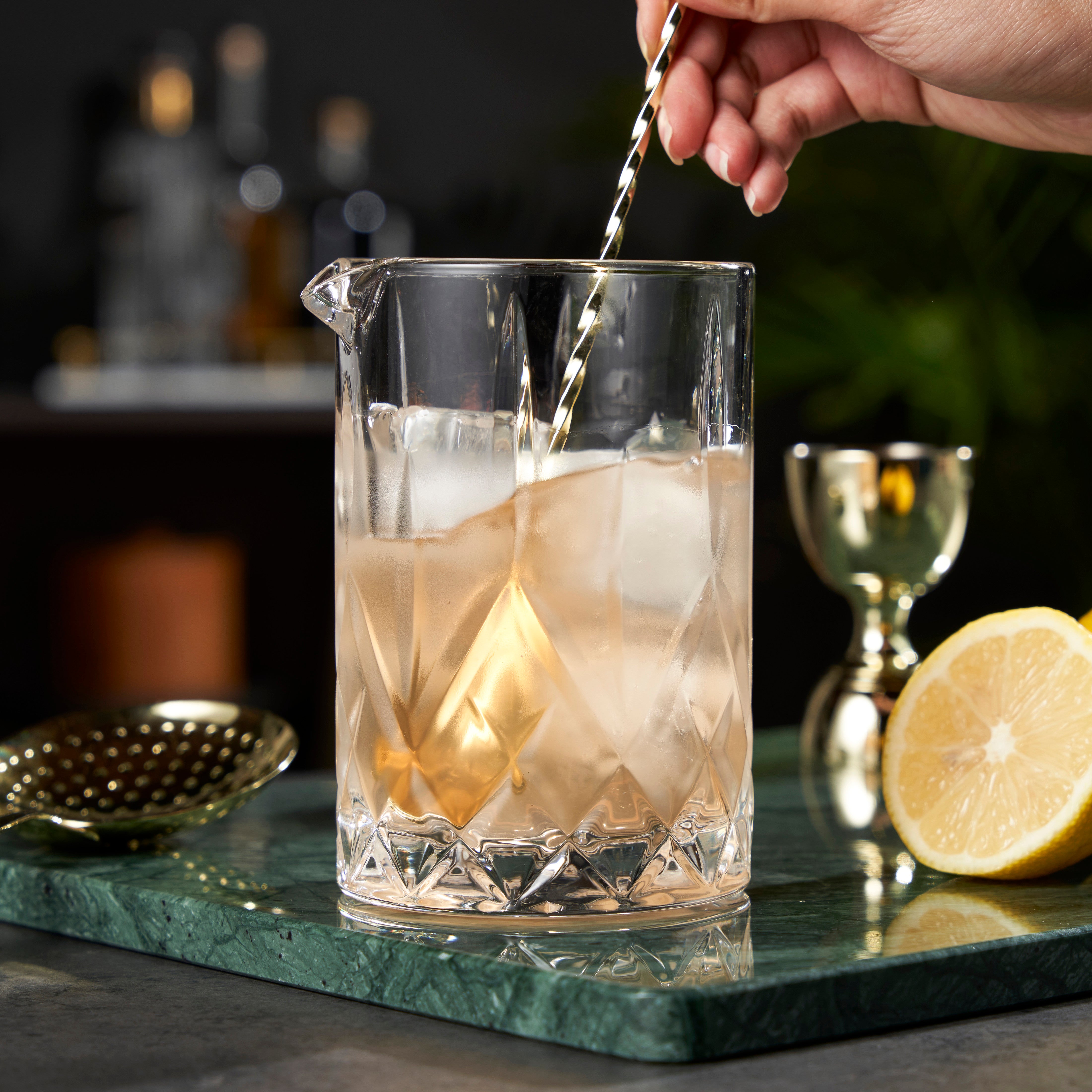 Premium Admiral Crystal Mixing Glass – Heavy Base Barware for Cocktails, Whiskey, and Mixology – Perfect for Home Bars, Professional Bartenders, and Entertaining Guests