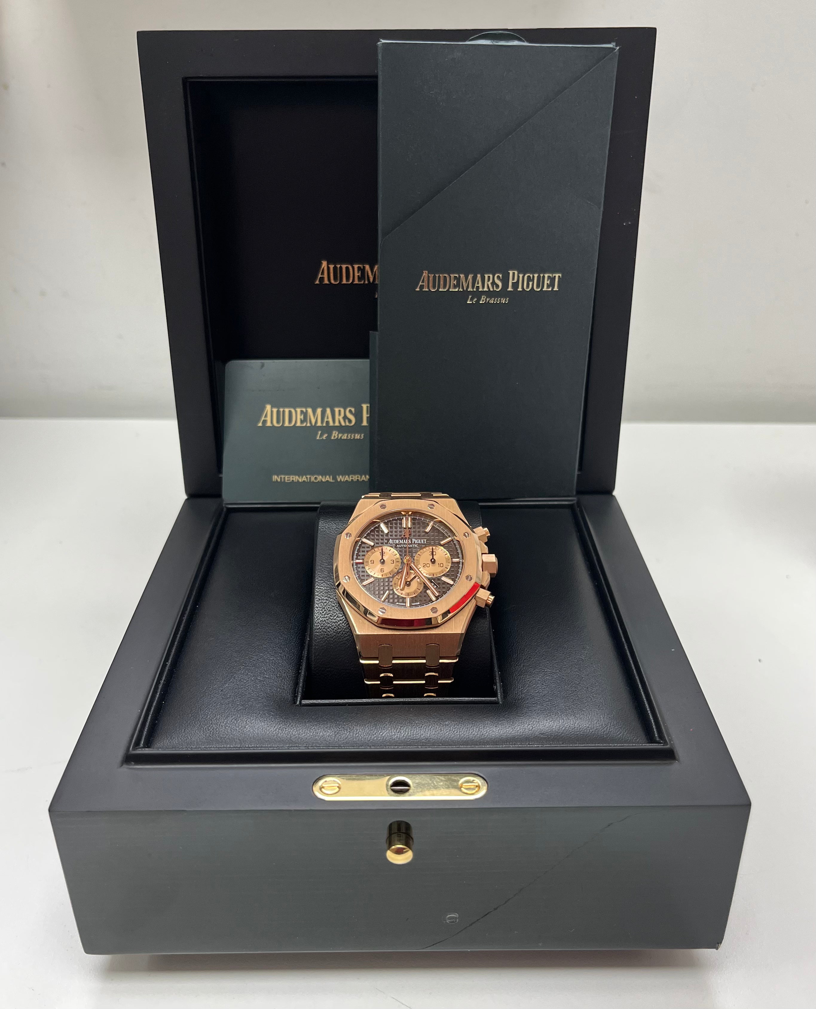 Audemars Piguet Royal Oak 41mm Selfwinding Chronograph Watch - 26239OR.OO.1220OR.02 - Brown Dial, 18K Rose Gold Case & Bracelet - Luxury Men's Timepiece for Business, Gala Events & Collectors