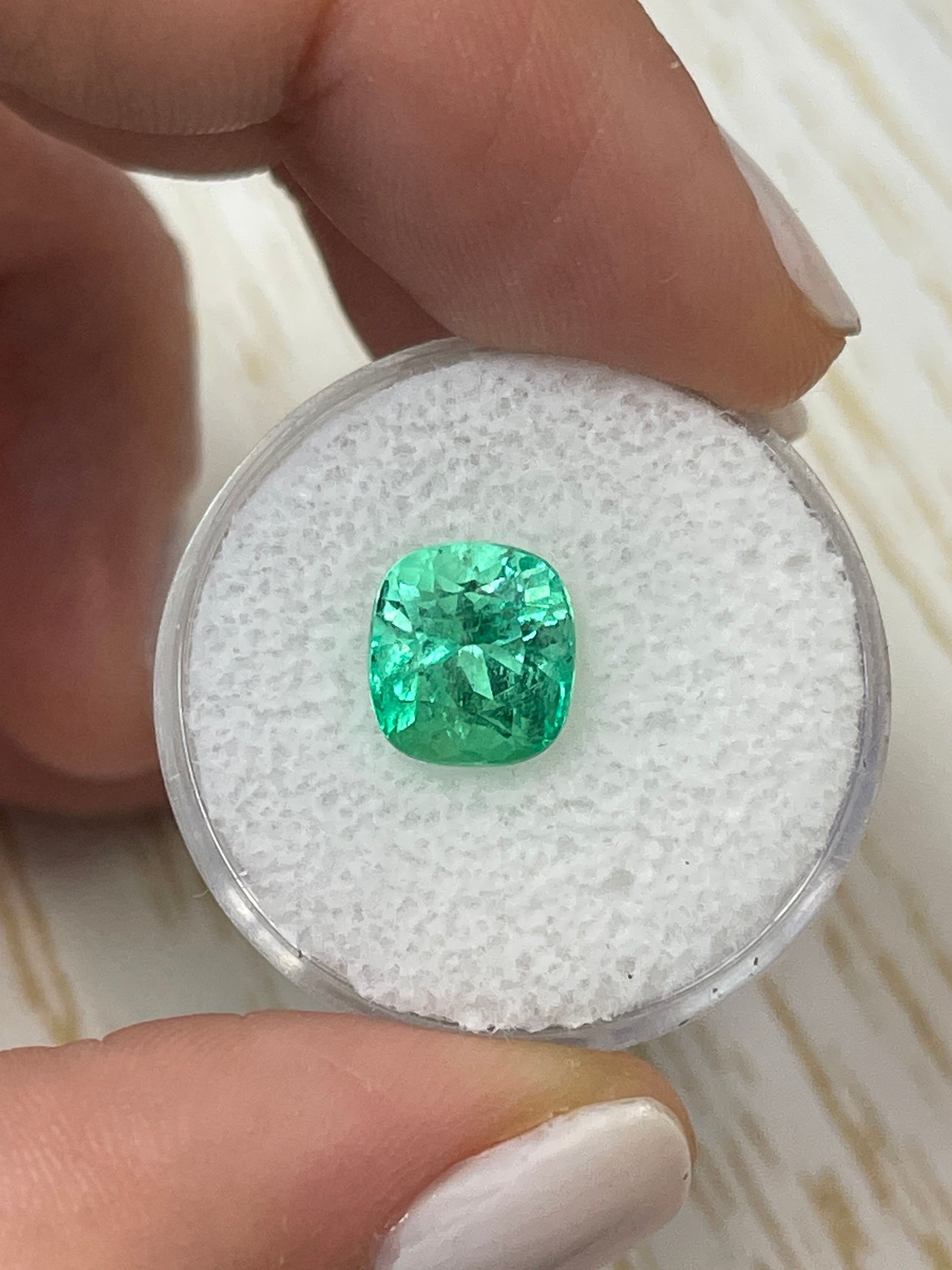 3.25 Carat Natural Colombian Loose Emerald - Cushion Cut, Lustrous Yellowish Green Gemstone for Jewelry Making & Engagement Rings