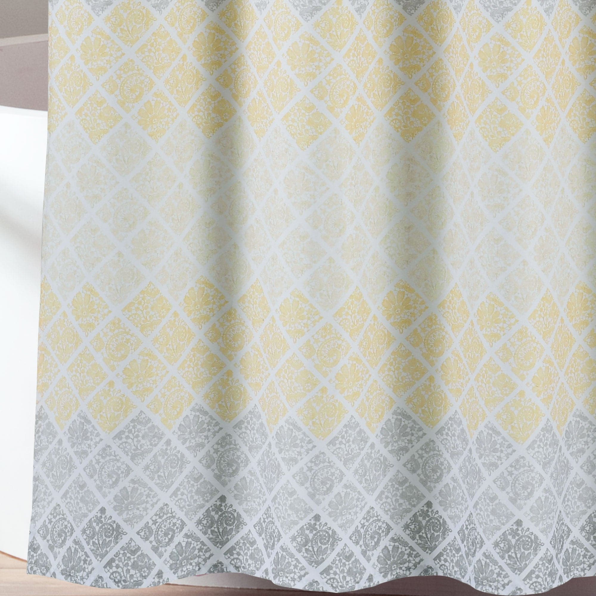 Stylish Medallion Ombre Shower Curtain - Waterproof Bathroom Decor for Modern Homes | Perfect for Bathroom, Guest Bath & Dorm Decor