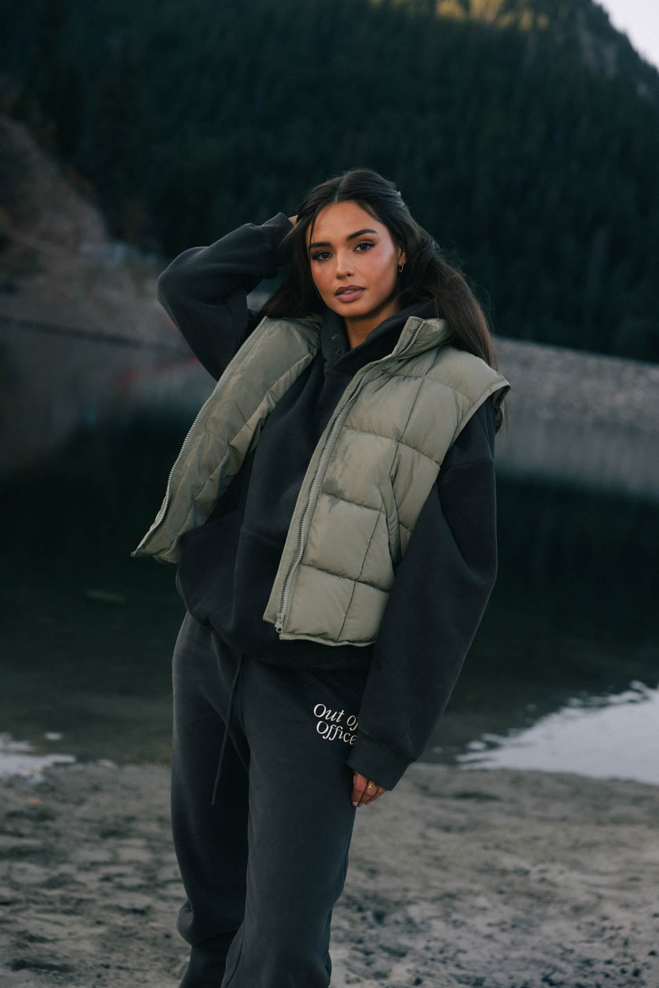 Bellese Quilted Puffer Vest for Women - Olive Green Lightweight Winter Jacket - Outdoor Hiking, Travel & Casual Wear