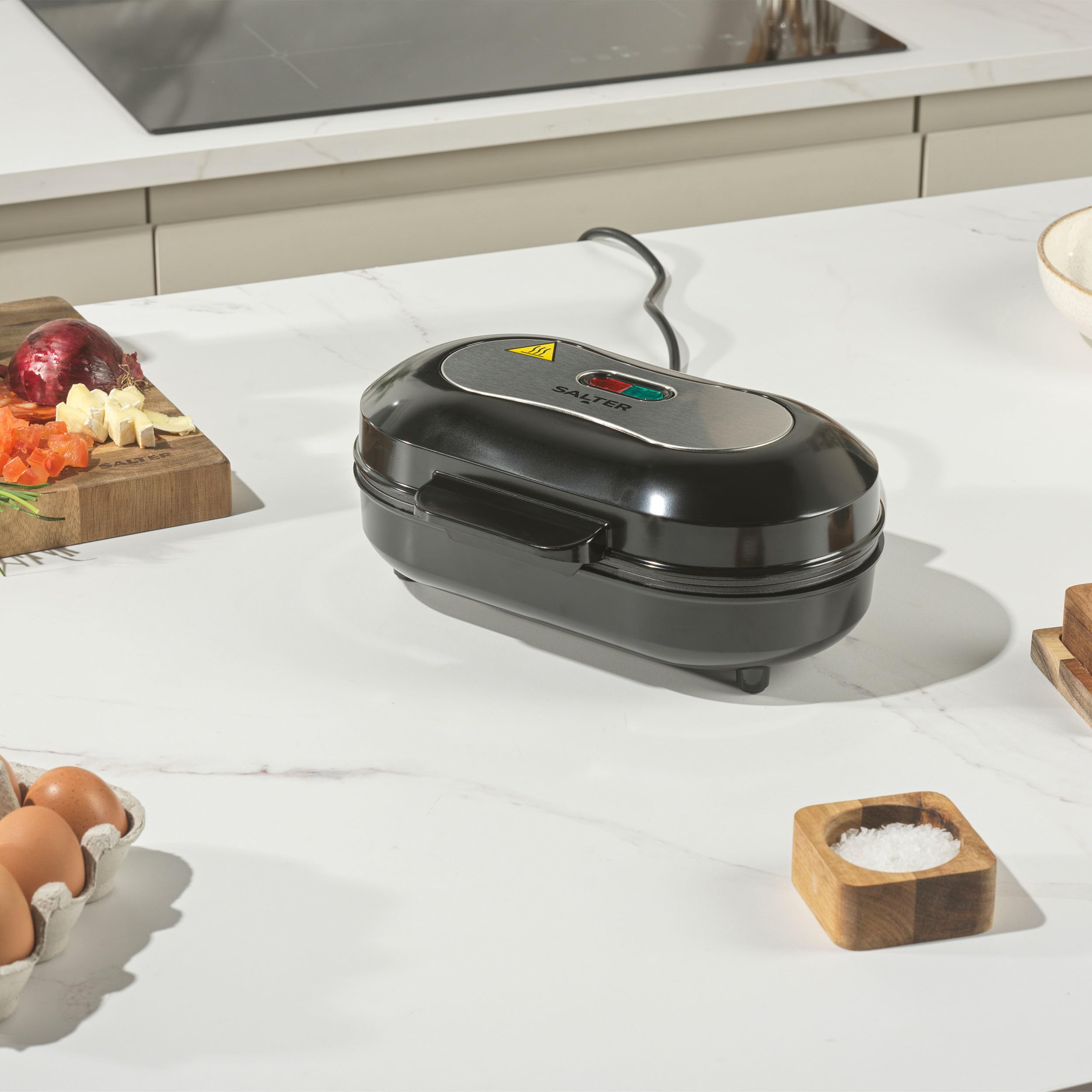 Salter EK4213S XL Non-Stick Omelette Maker - Electric Dual Plate Egg Cooker for Healthy Omelettes, Pancakes & Fried Eggs, 850W No-Flip Frying Machine - Perfect for Breakfast, Brunch & Quick Family Meals