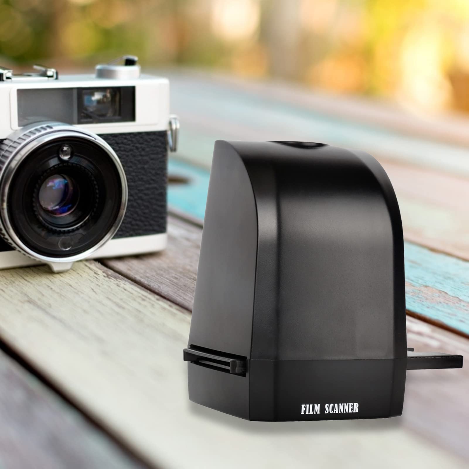 YIWENG 135 Film Slide Scanner - 8MP Portable Negative Film Converter for 35mm/135mm Slides & Negatives to Digital JPEG Photos - Perfect for Digitizing Old Family Photos, Archiving Memories, and Film Photography Projects
