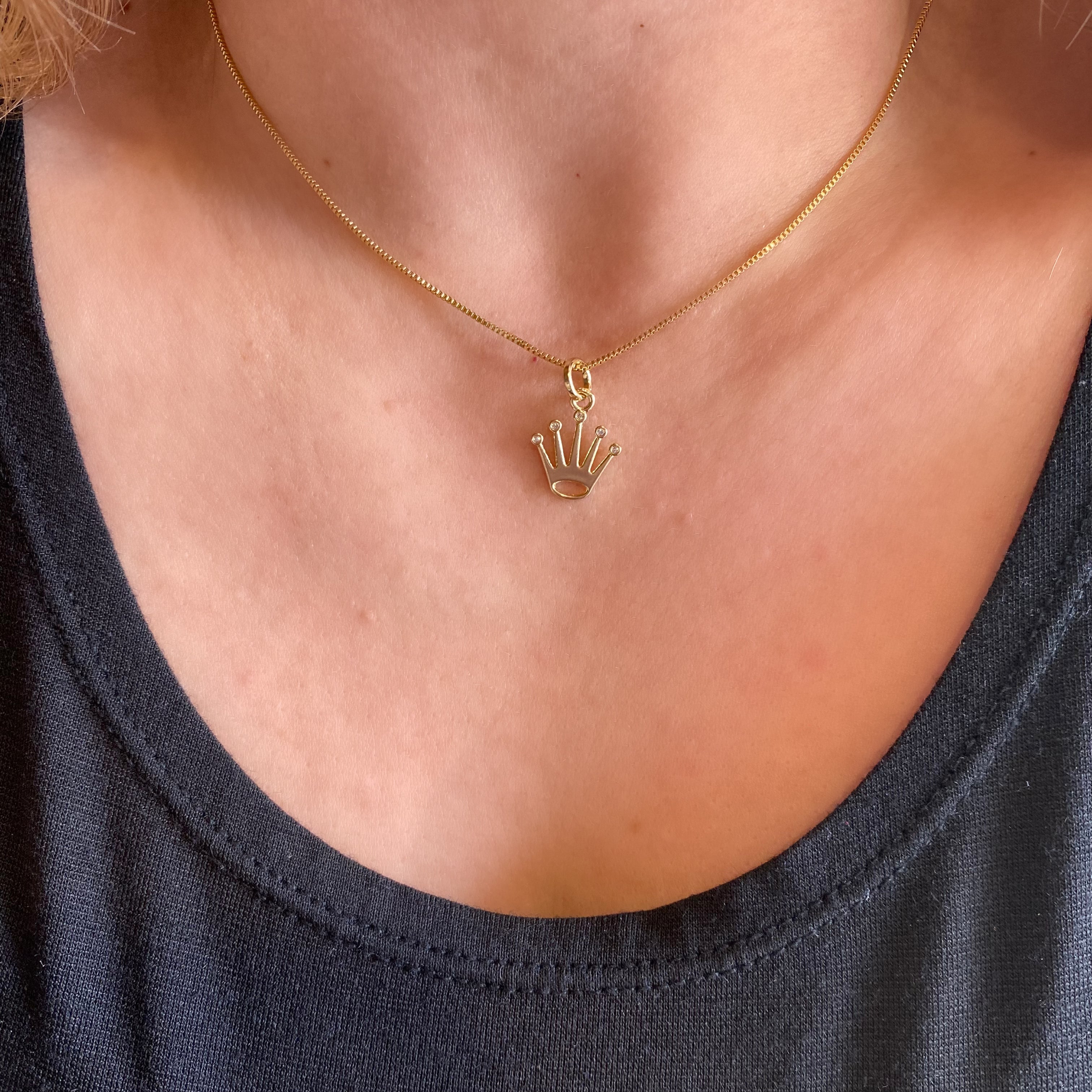 18K Gold Filled Crown Pendant Necklace with 5 Genuine Cubic Zirconia Stones - Elegant Jewelry Gift for Women, Perfect for Parties, Weddings & Special Occasions