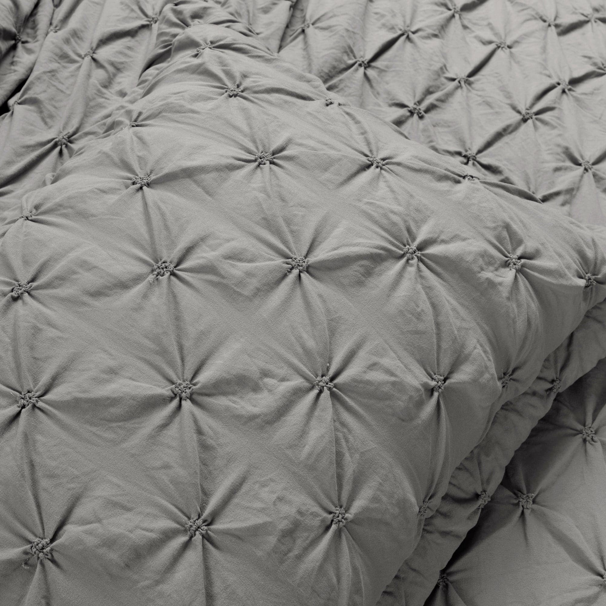 Ravello Pintuck 3-Piece Duvet Cover Set - Soft Luxury Bedding for Master & Guest Bedrooms - Perfect for Modern & Traditional Home Decor