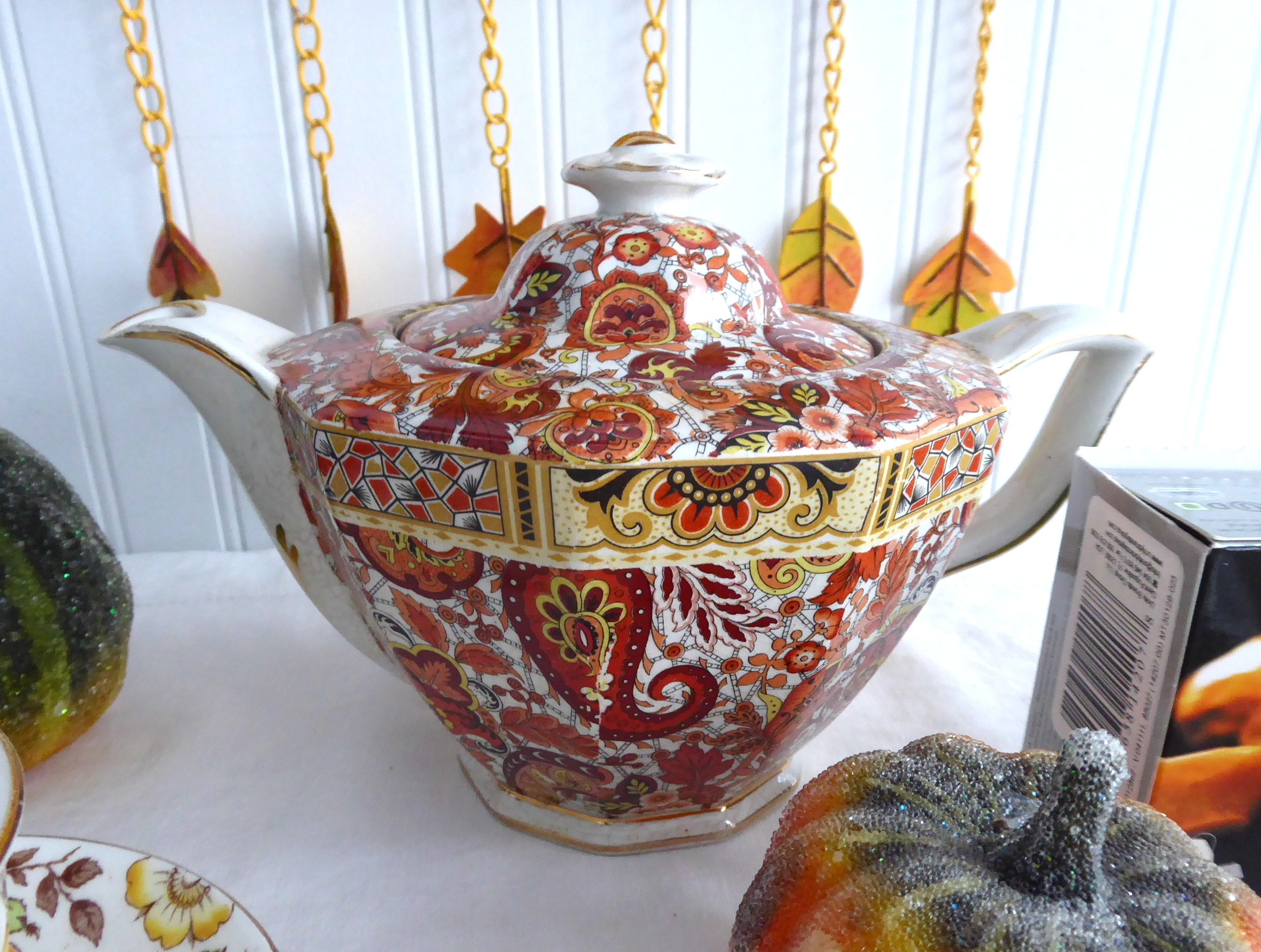 Vintage 1930s Art Deco Brown Paisley Chintz English Teapot - Classic Floral Design for Afternoon Tea & Collectible Home Decor