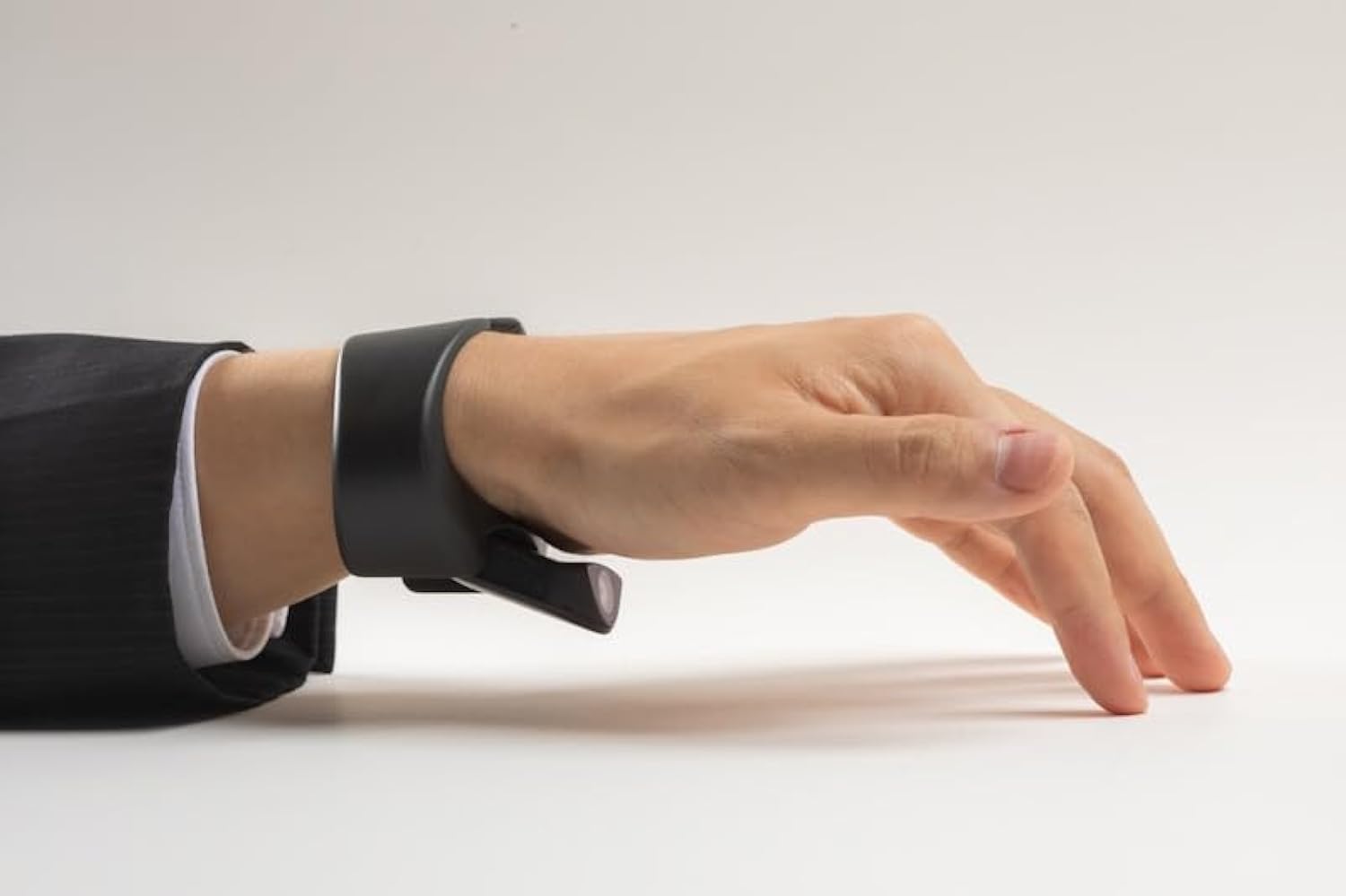 TapXR - Wireless Wrist Keyboard, AirMouse & Controller for VR/AR/MR, PC, Laptop, Tablet, Smartphone, Smartwatch & TV | Portable Wearable Input Device for Gaming, Presentations & Remote Work